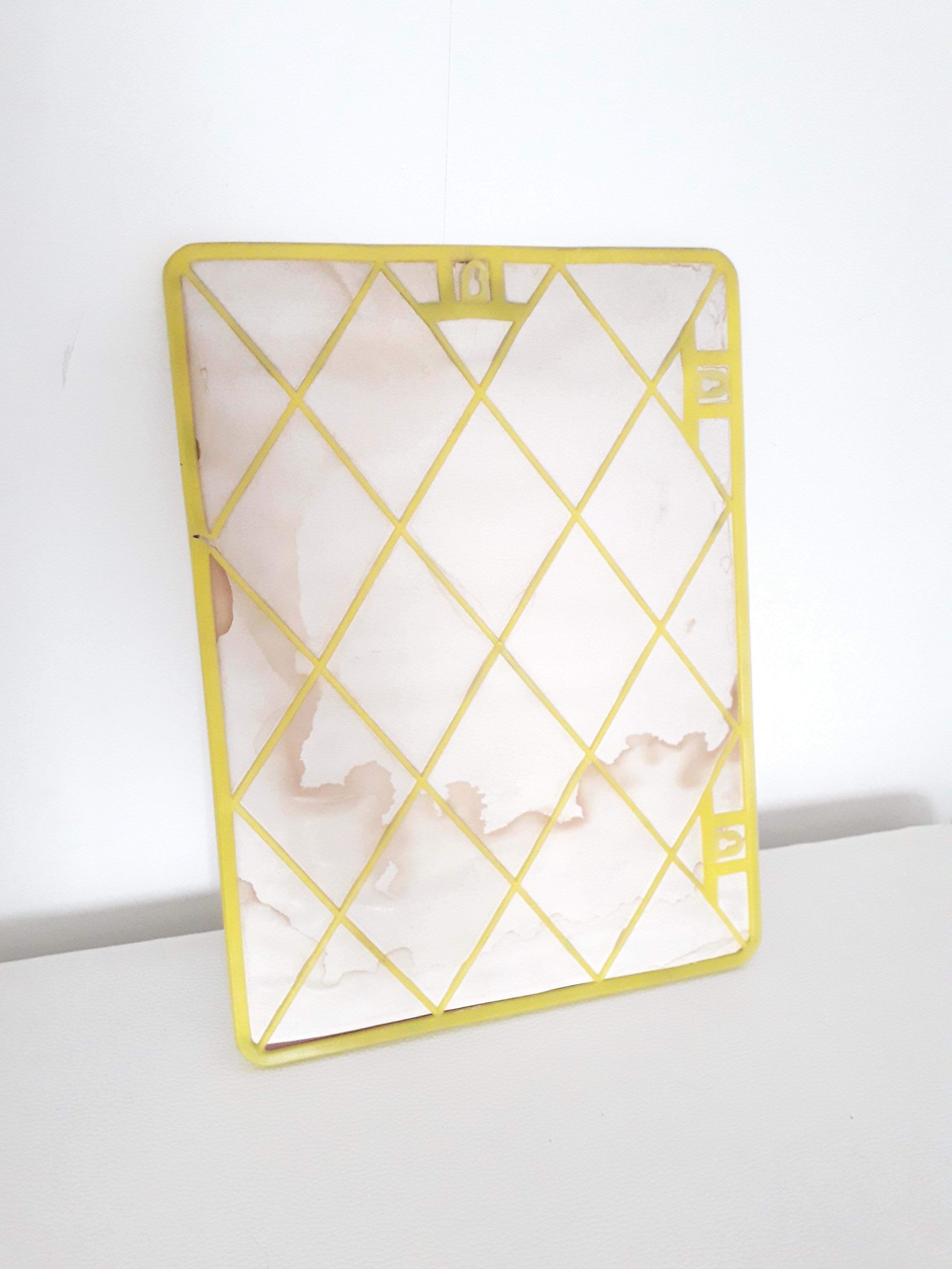Wall-mounted barber mirror - Rectangle - yellow plastic outline - 1970 29x38cm