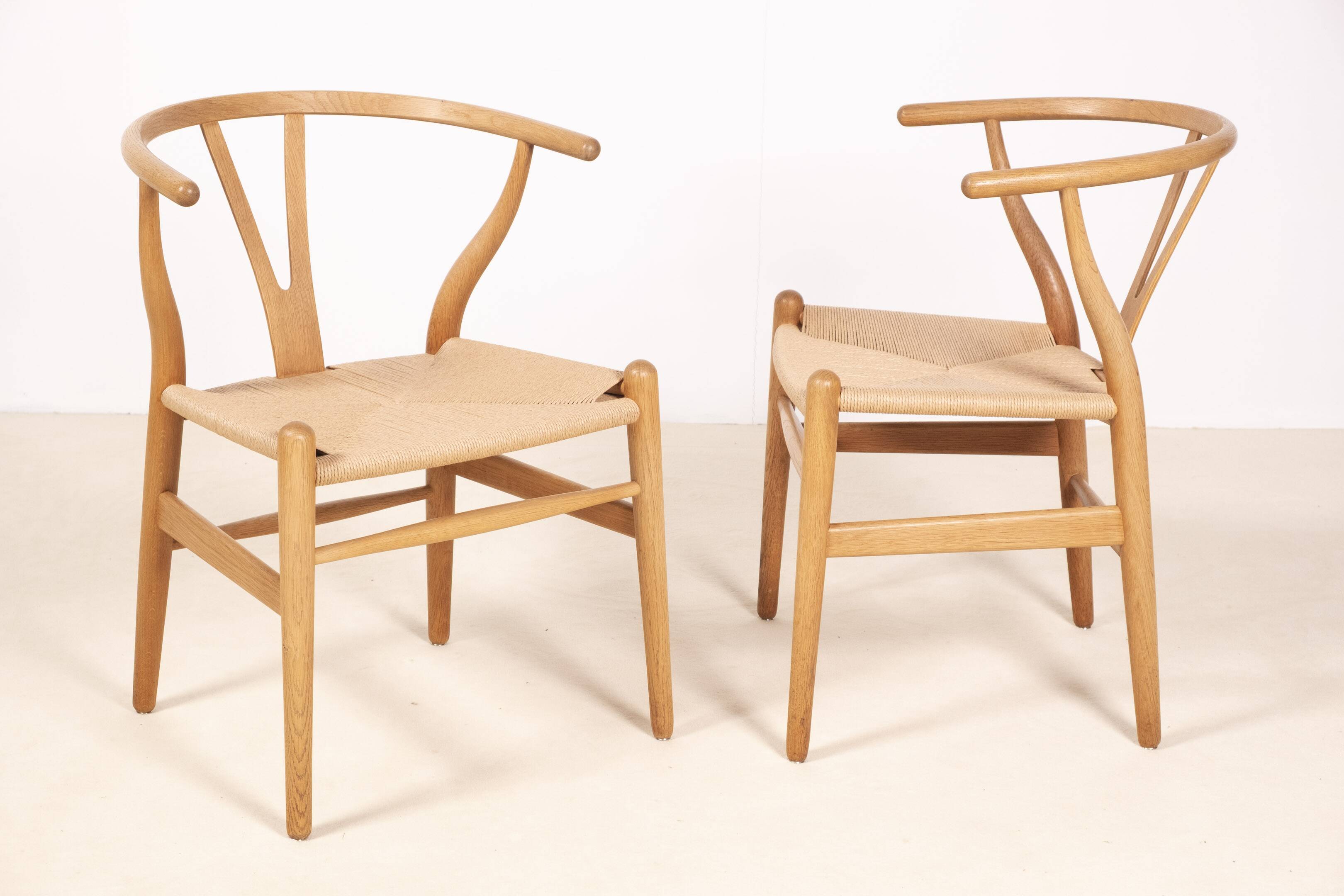 4x Chaise Wishbone CH24 de Hans J. Wegner en chêne, 1990