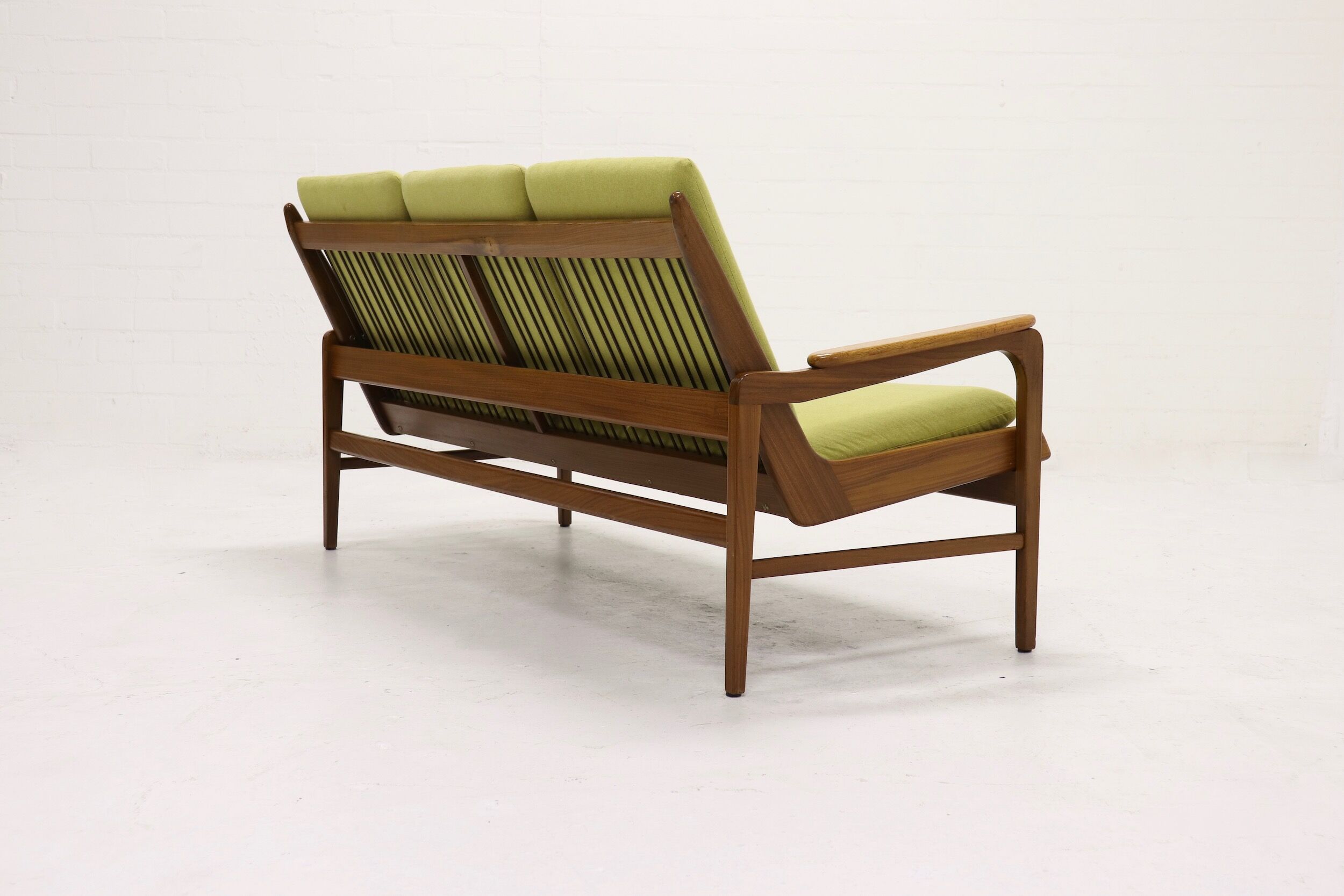 Sculptural teak sofa by Ster Gelderland 1960