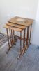 Suites de trois tables Gigogne a décor peints de paysages en peuplier