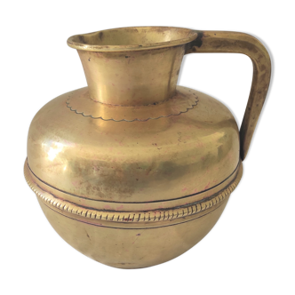 Brass milk pot