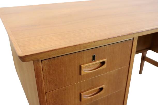 Deens bureau 'Haurvig' - teak mid century