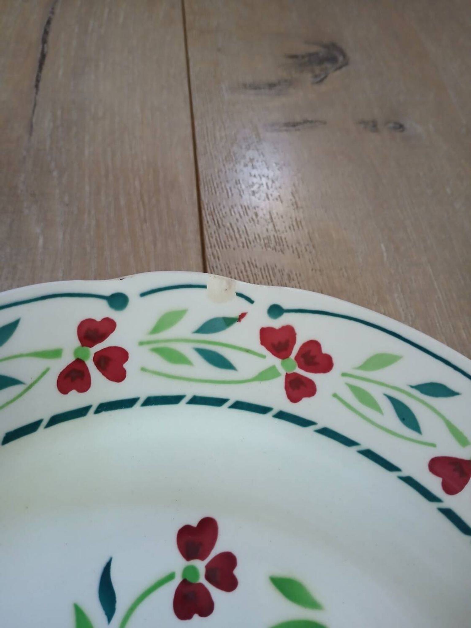 6 Digoin and Sarreguemines soup plates