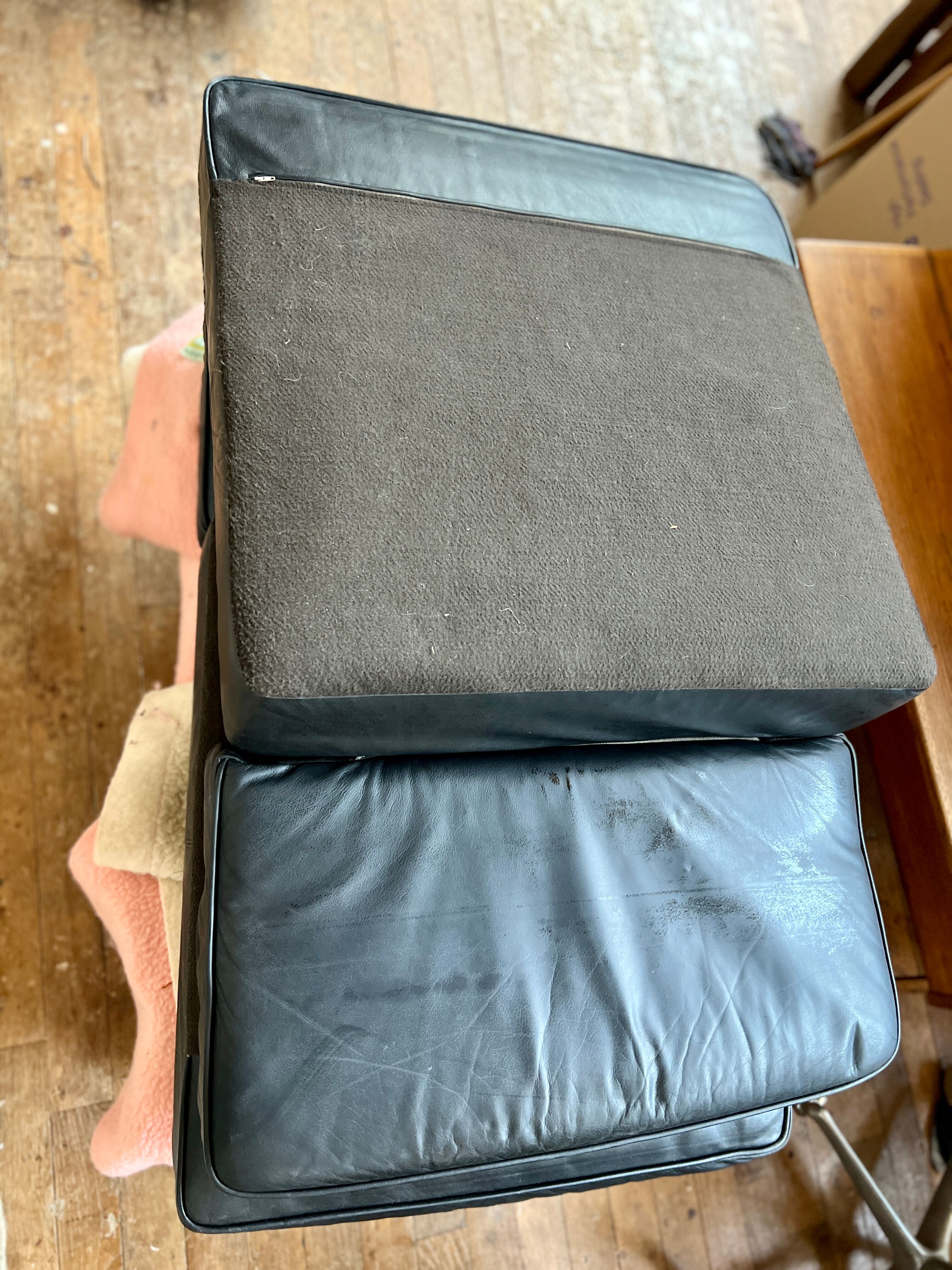 Canape seltz elm and leather design 1960