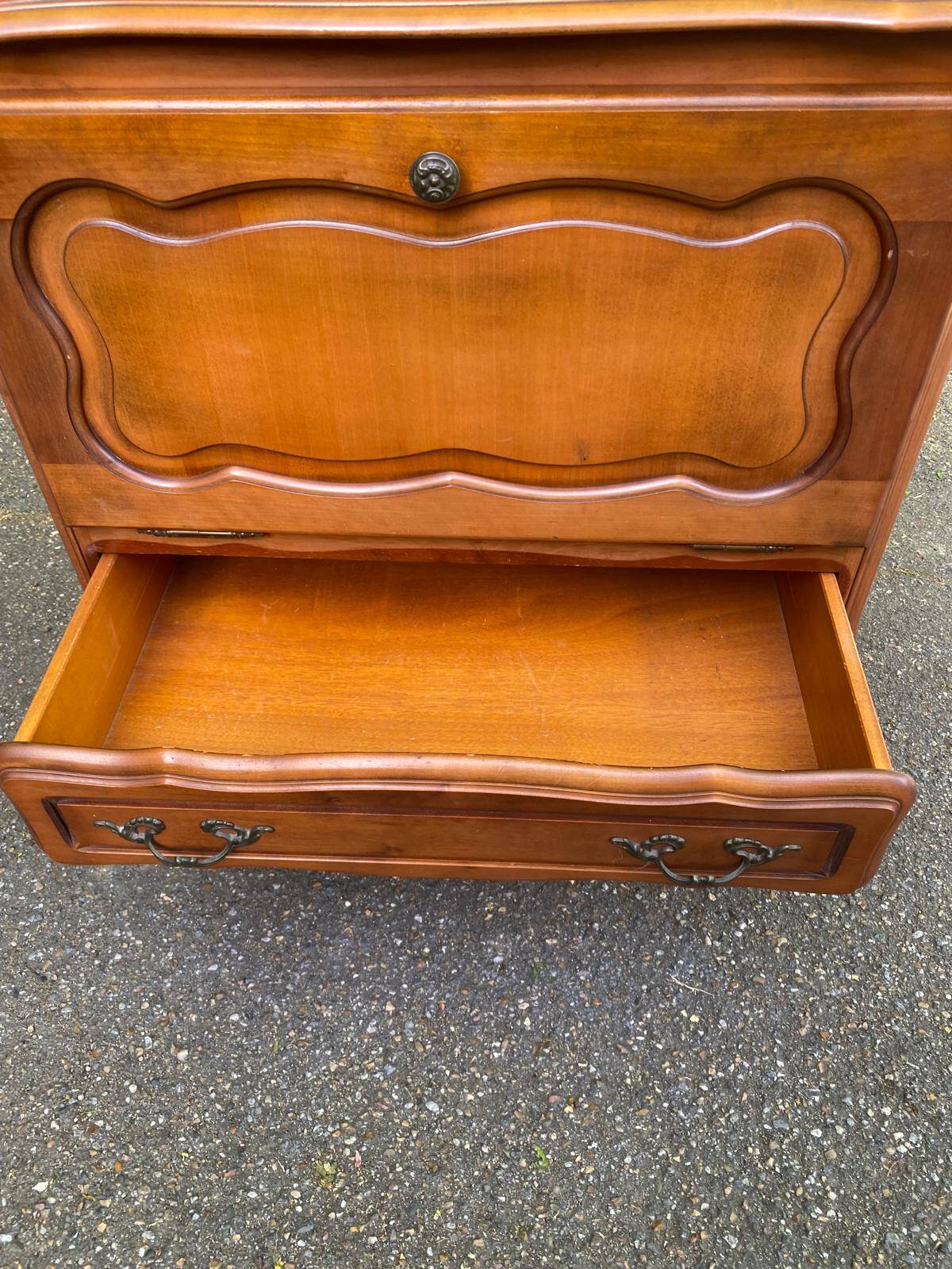 Louis XV buffet TV with a solid wood mirror