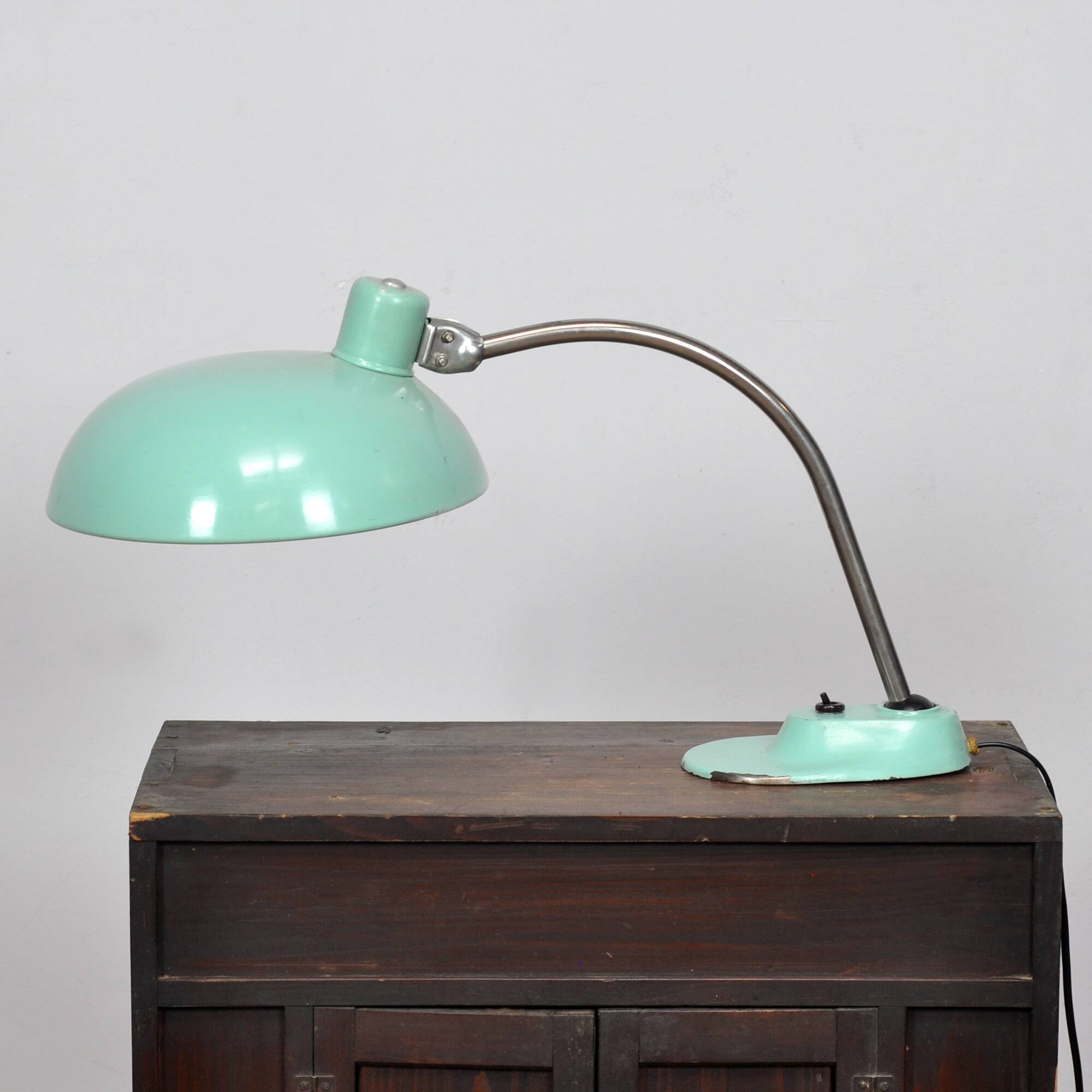 Vintage desk lamp in Art Deco / Streamline Moderne style (approx. 1940–1955)