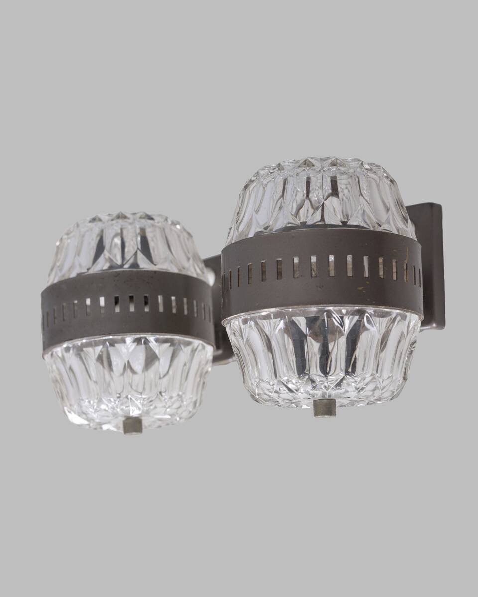 Pair of vintage 1960s wall lamps in metal and crystal, Italian design