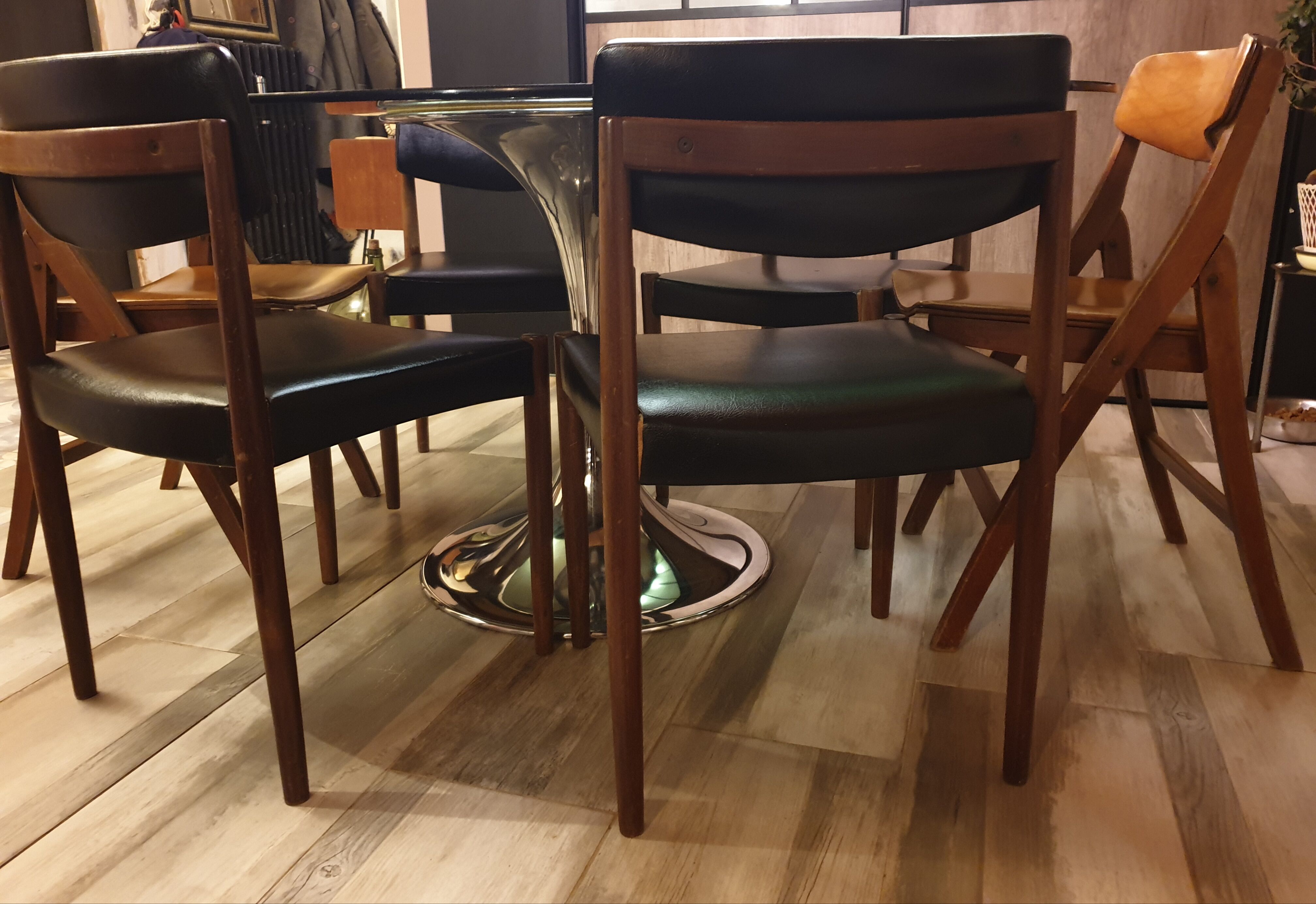 Oval table circa 1970