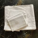 Damask tablecloth with 6 napkins dimensions: height -225cm- width -158cm-