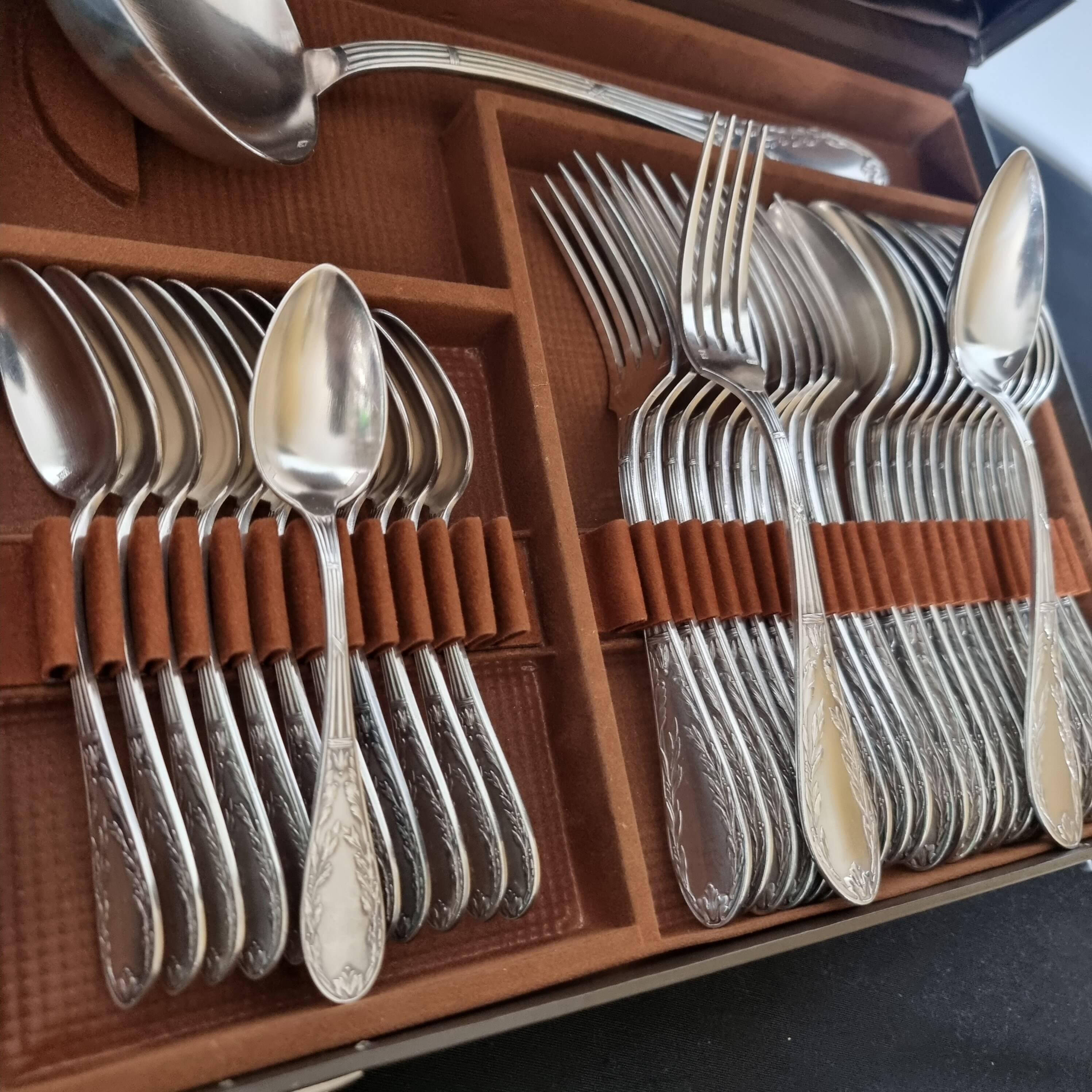 Médard Orfèvres Orfèvres vintage exclusif, 37 pièces, en métal argenté, sty