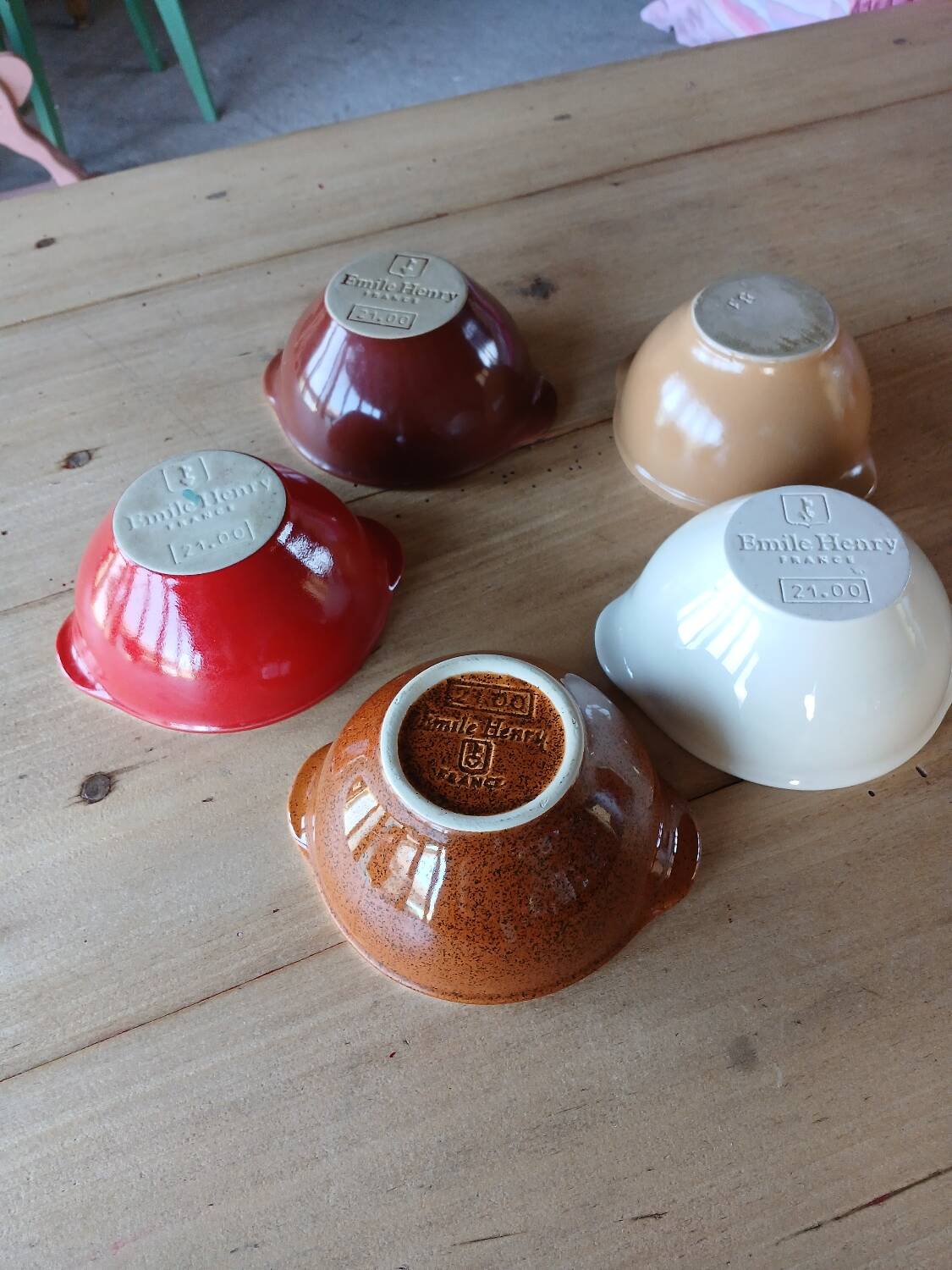 5 old Émile Henry bowls