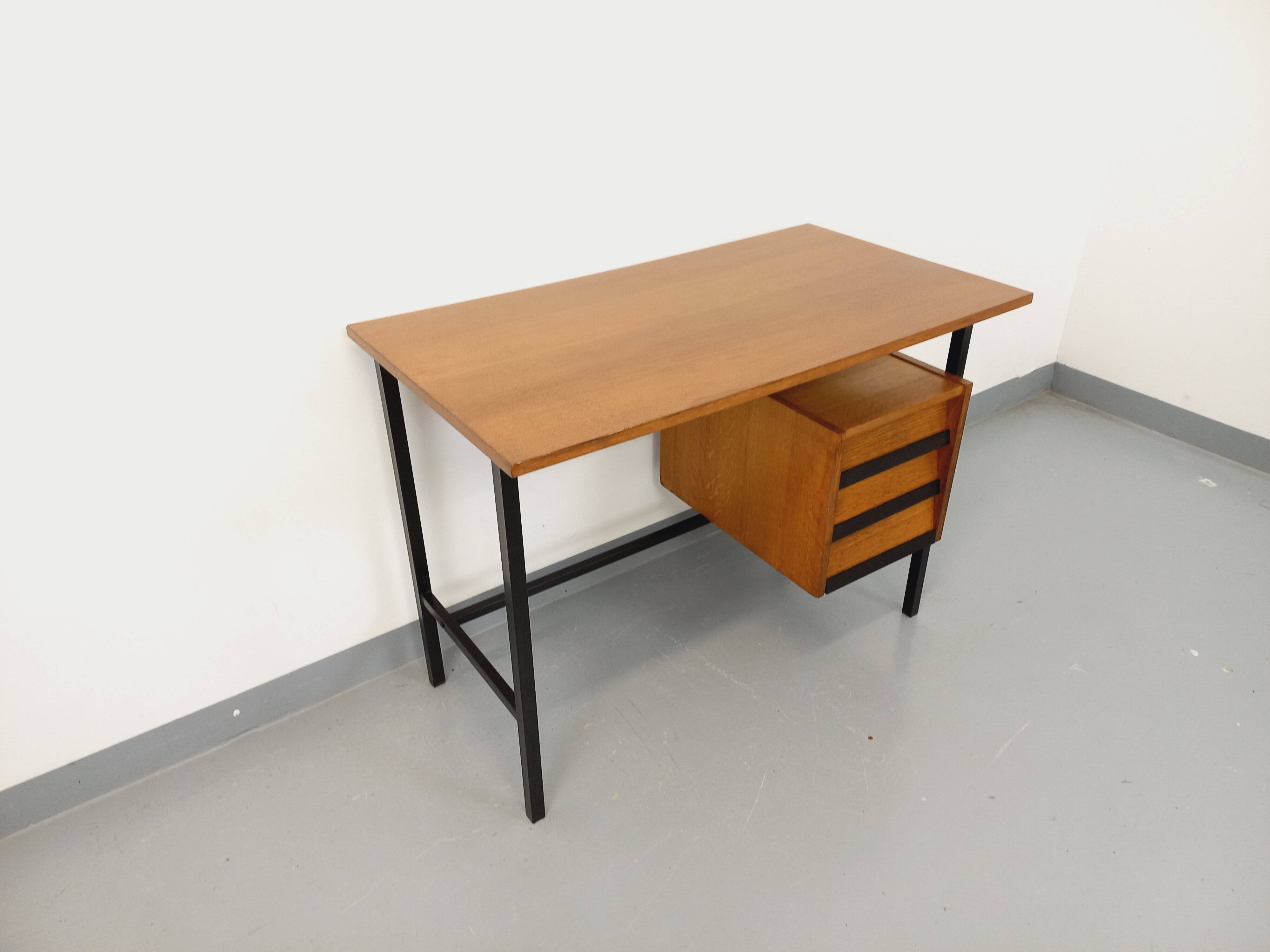 Vintage modernist desk in wood and black metal from the 60s