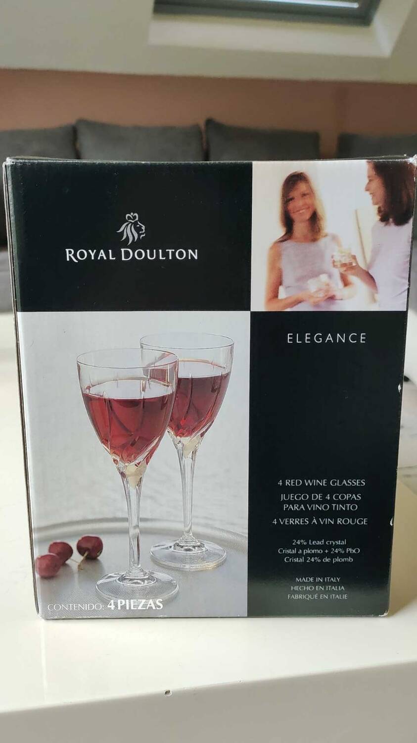 Set of 4 large red wine glasses/Royal Doulton Elegance. Made from high quality lead crystal. High 21 cm. New with box