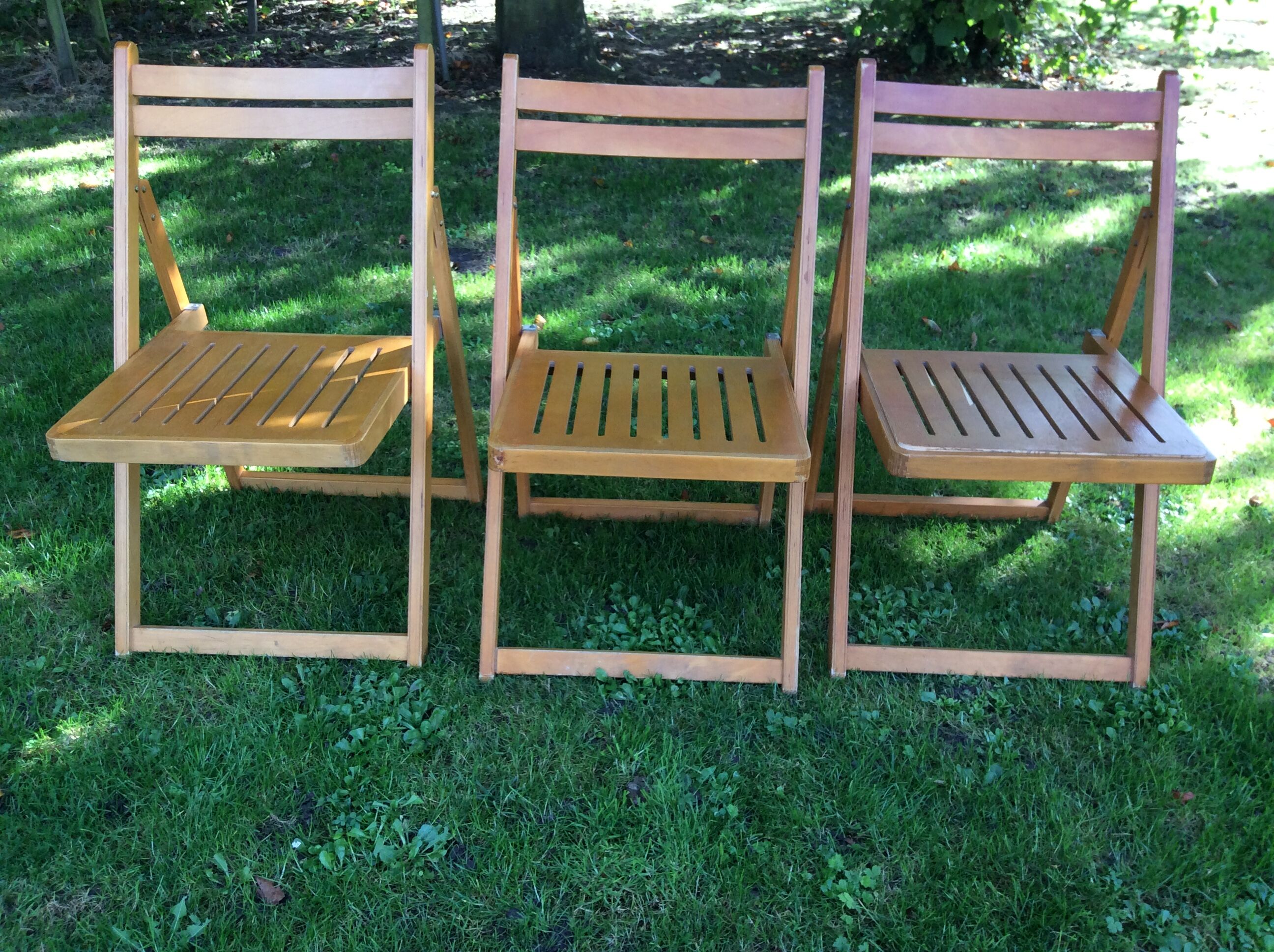 Series of 3 folding chairs