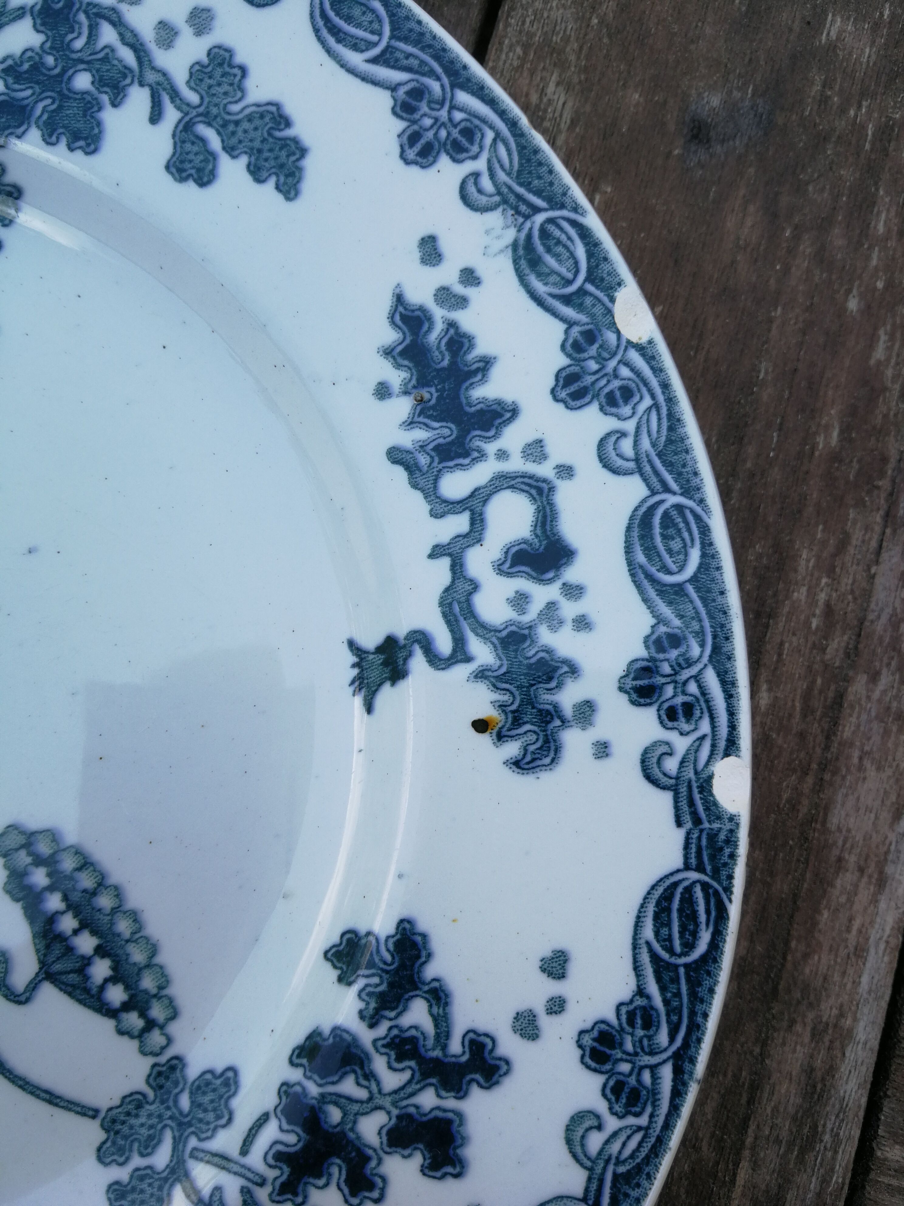 Set of 9 flat plates in iron earth St Amand and Hamage
