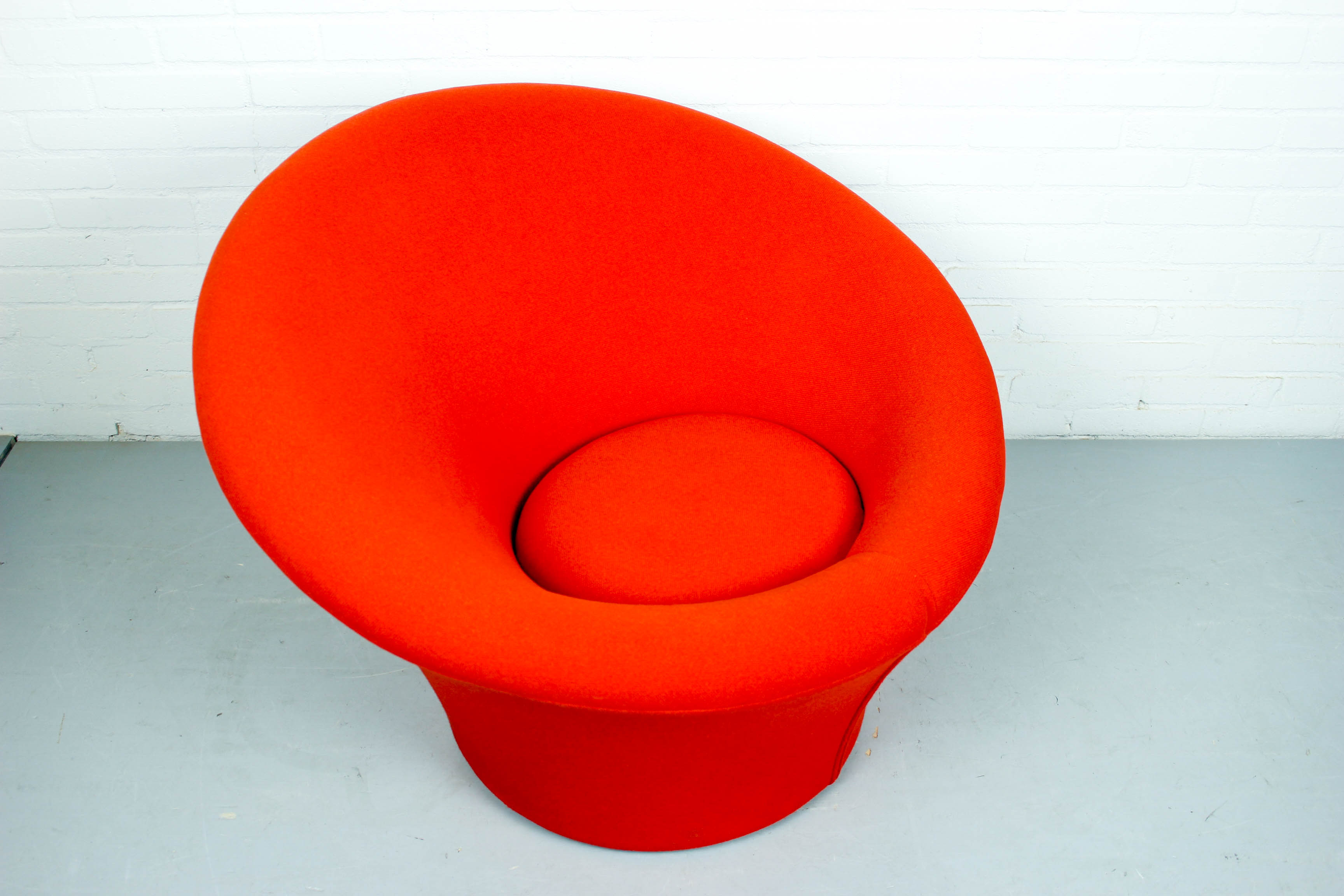 Artifort Mushroom armchair F 560 by Pierre Paulin
