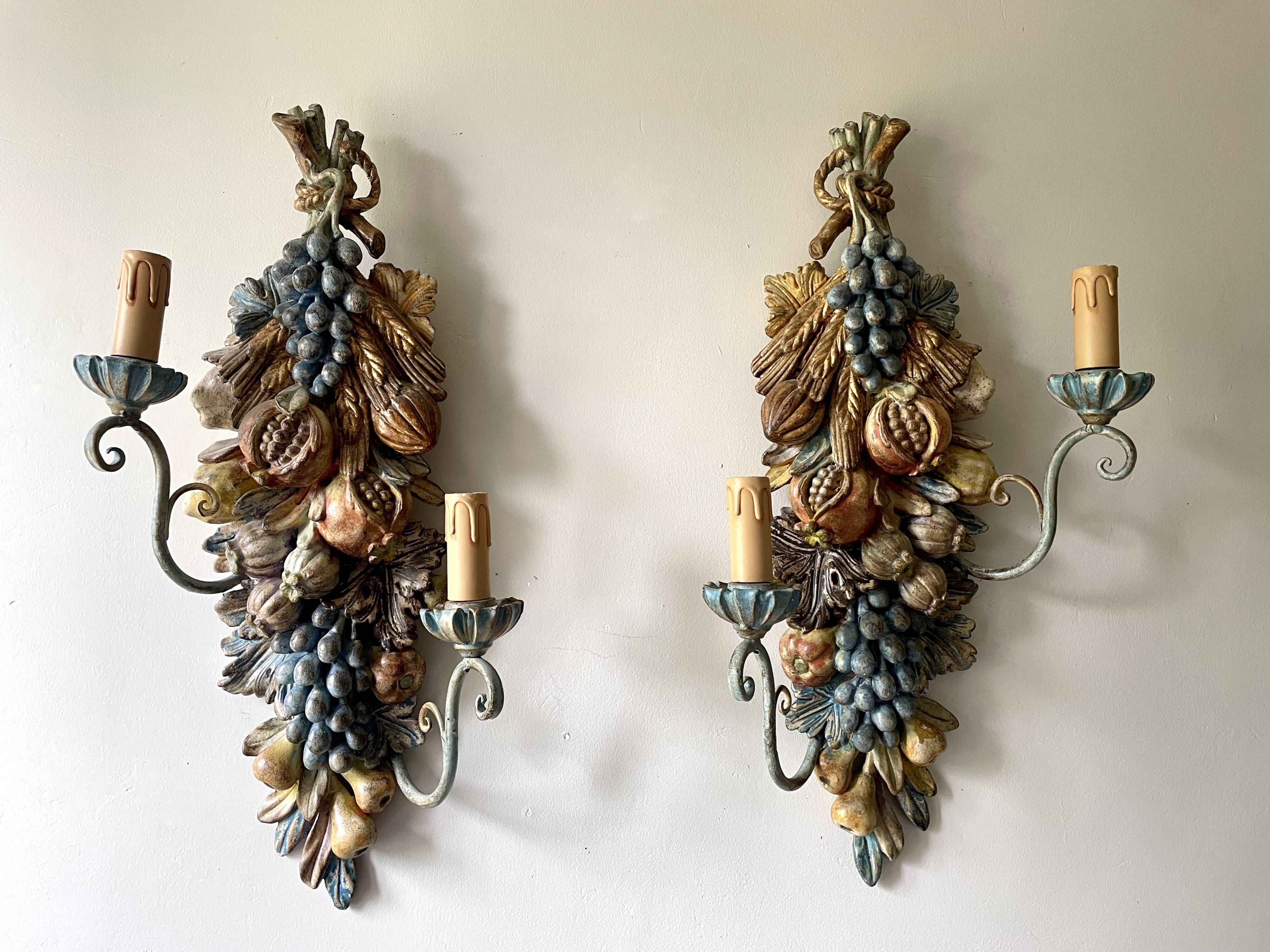Pair of wooden wall lights, Italy 1950s