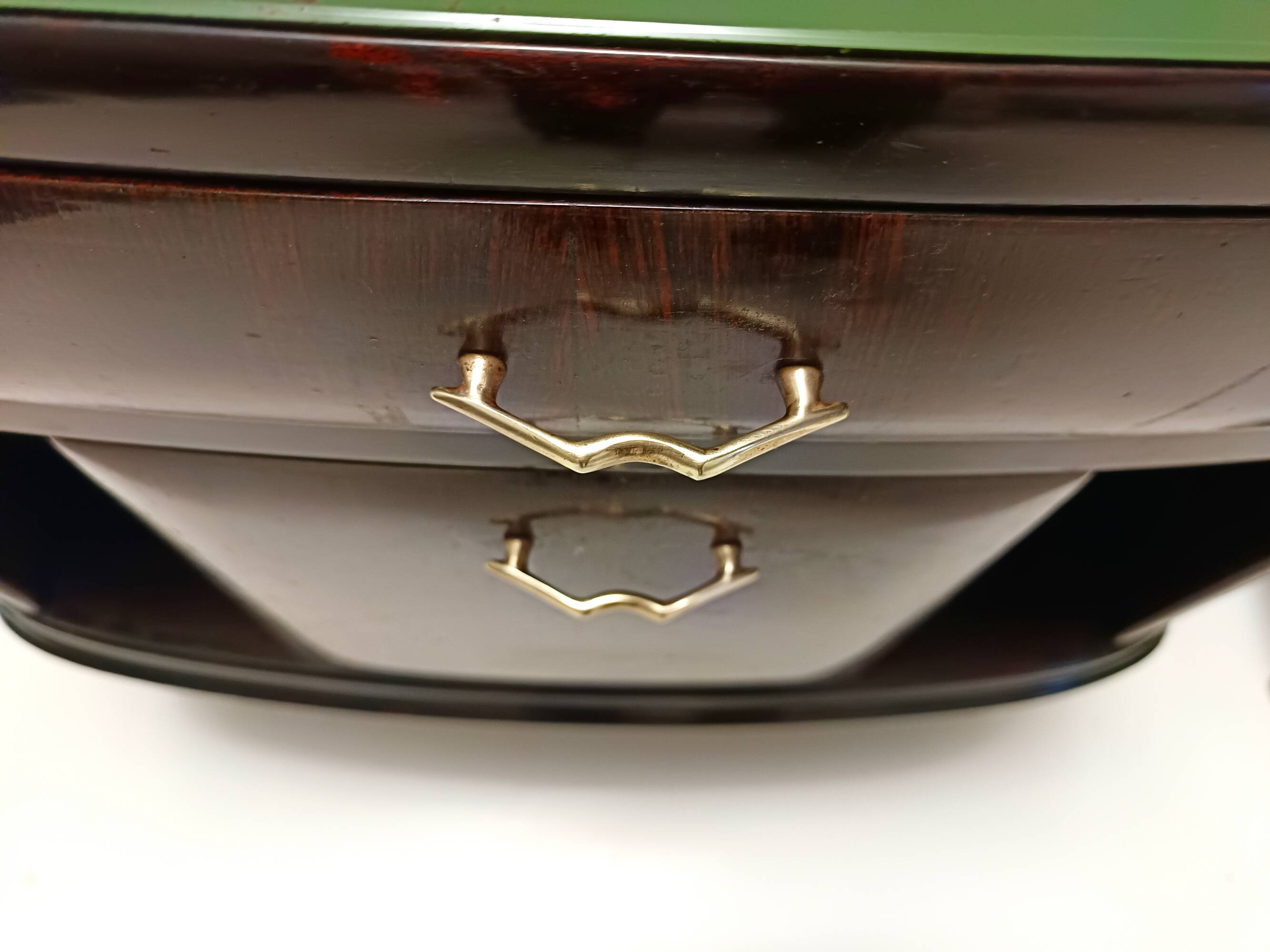 Pair of Walnut, Beech and Glass Nightstands in the Style of Tomaso Buzzi, Italy