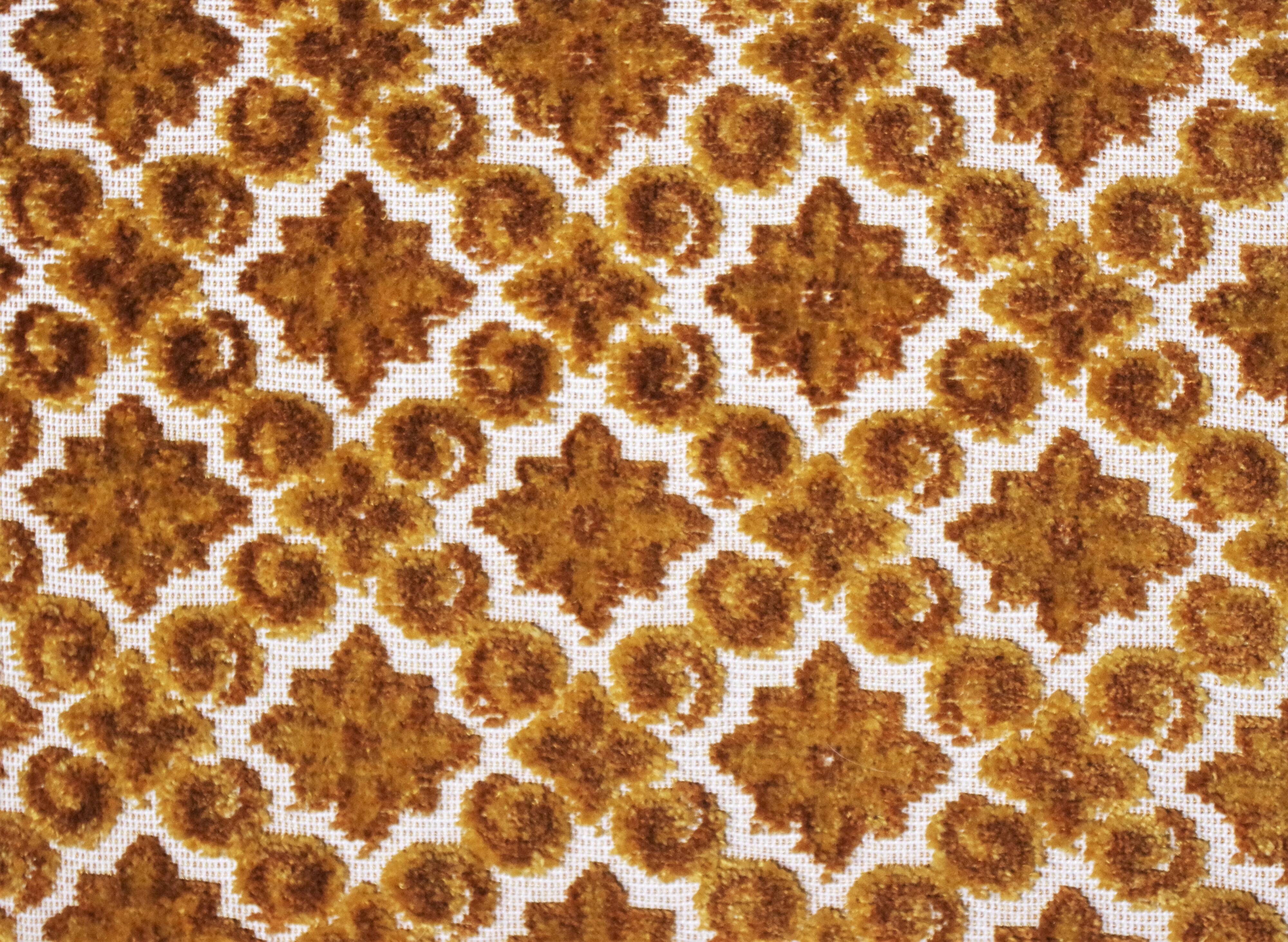 Velvet and carved wood chairs, 70s. Game of 2