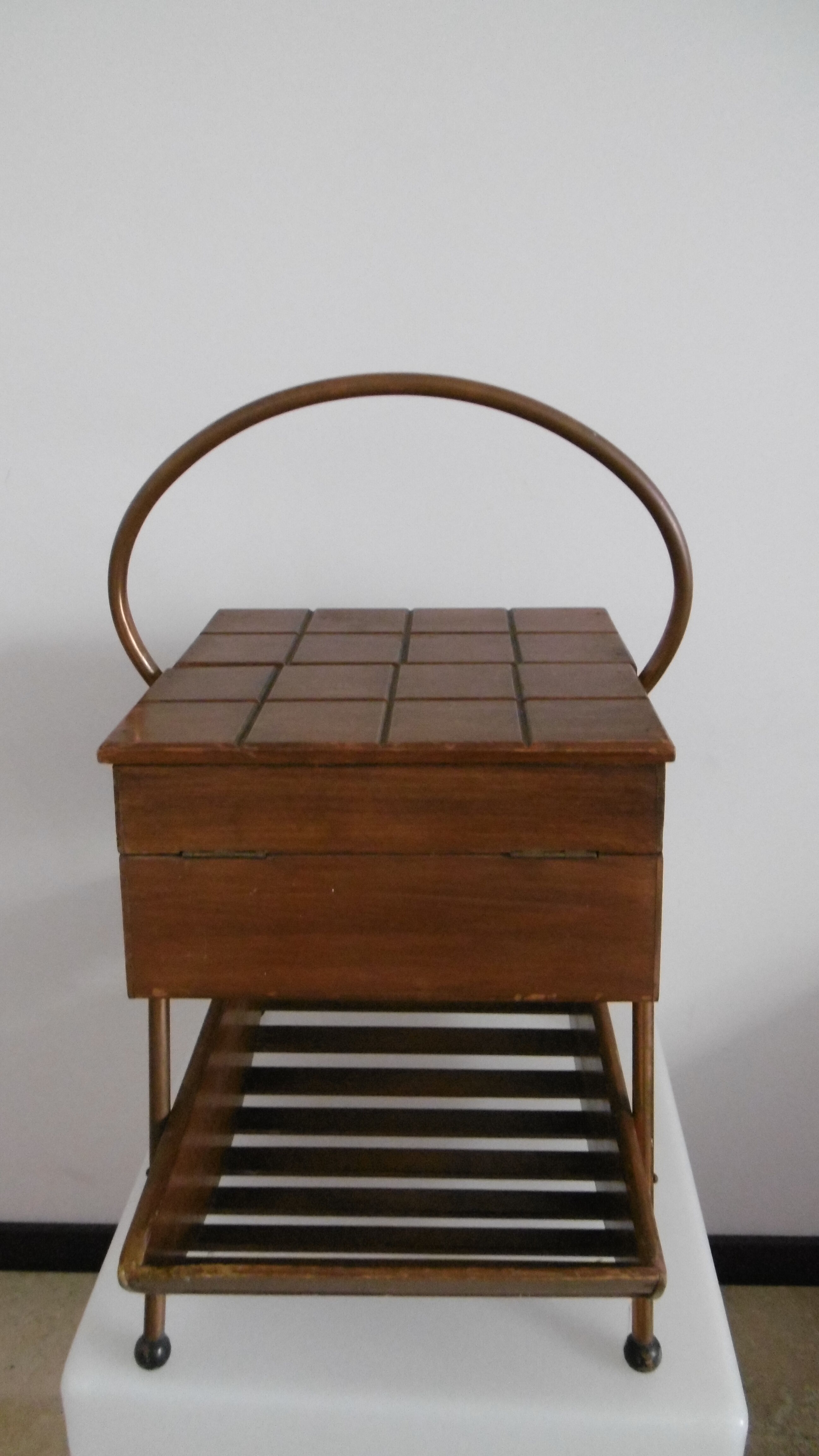 Couturière en bois