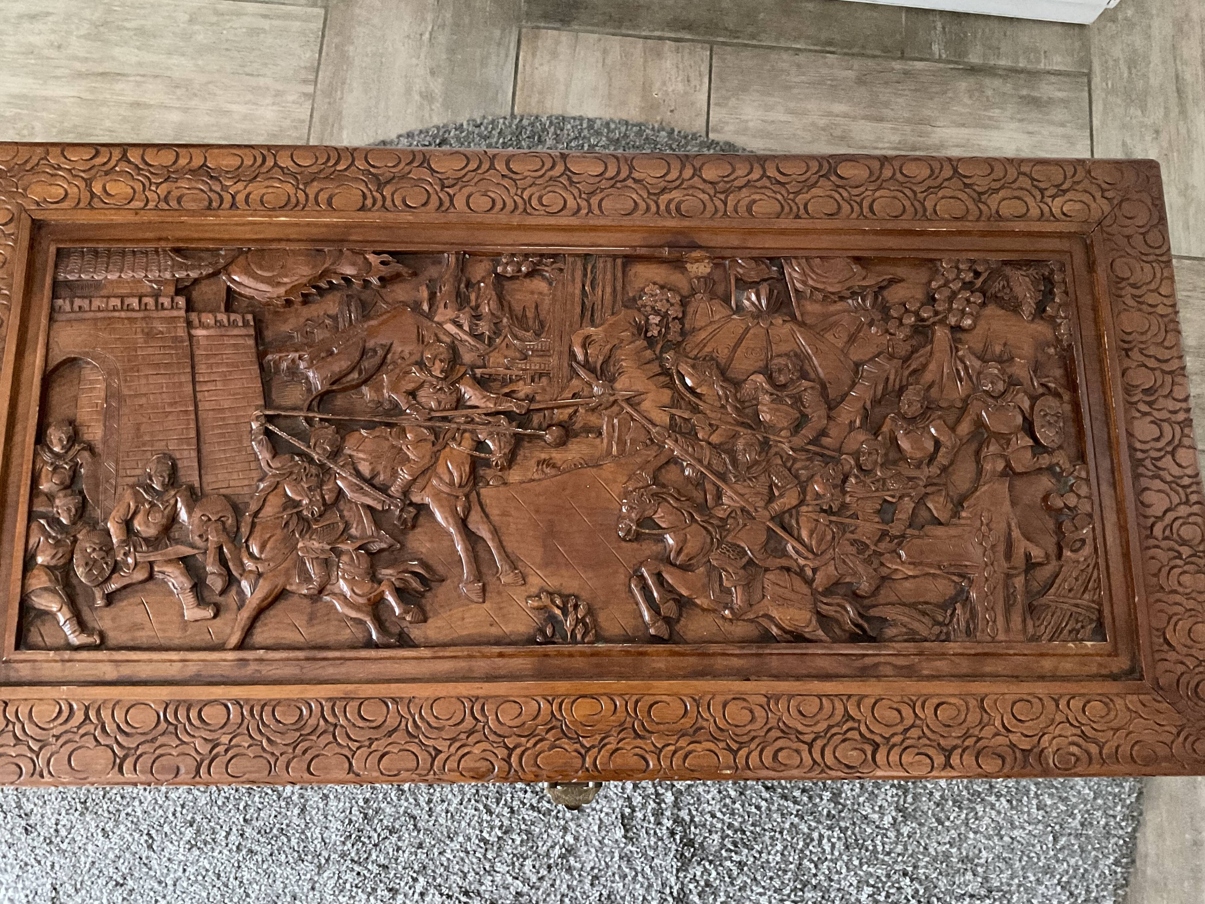 Large chinese chest, carved camphor wood. 1st half of the XXth century