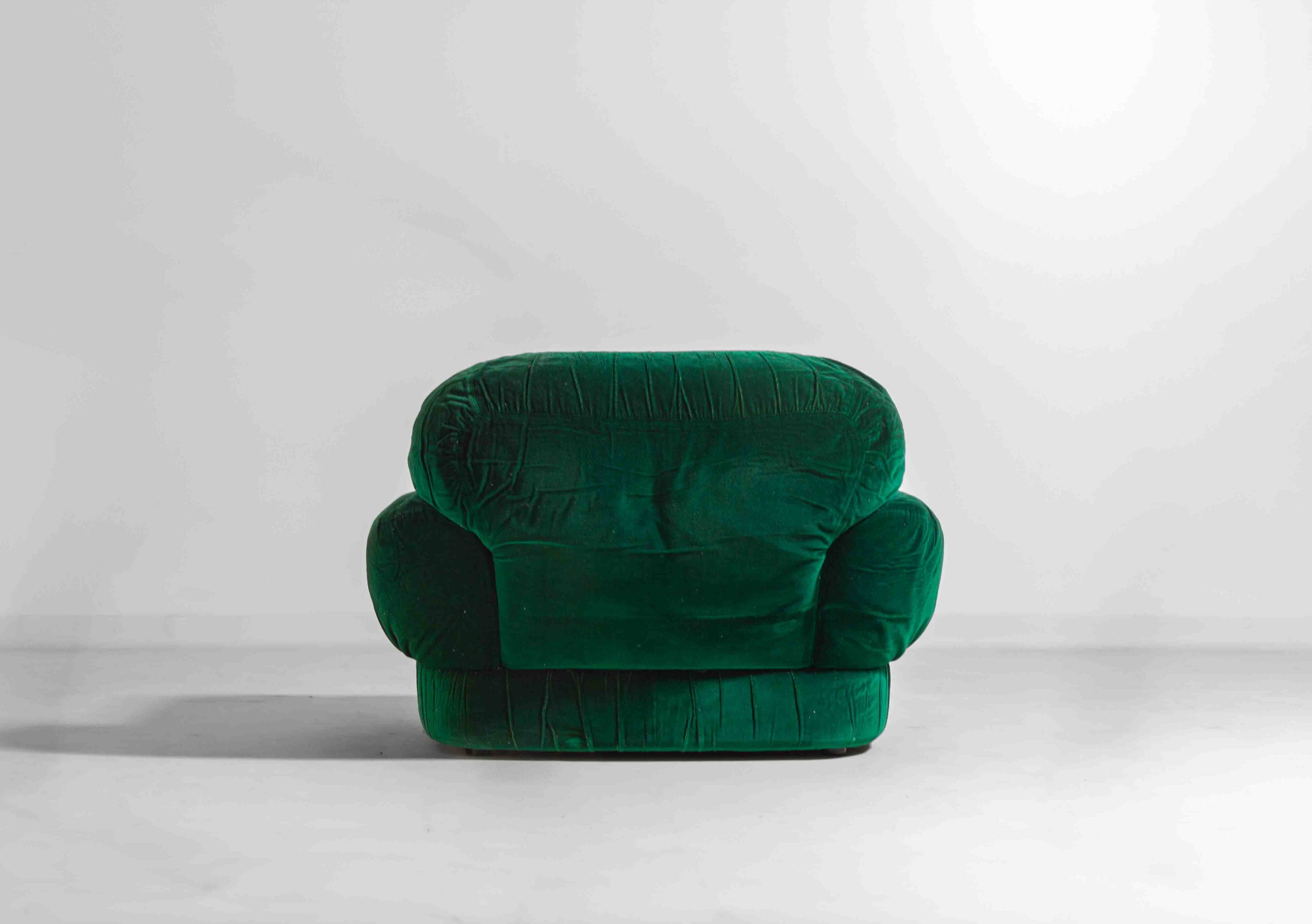 Paire de fauteuils de salon en velours vert, Italie, années 1970