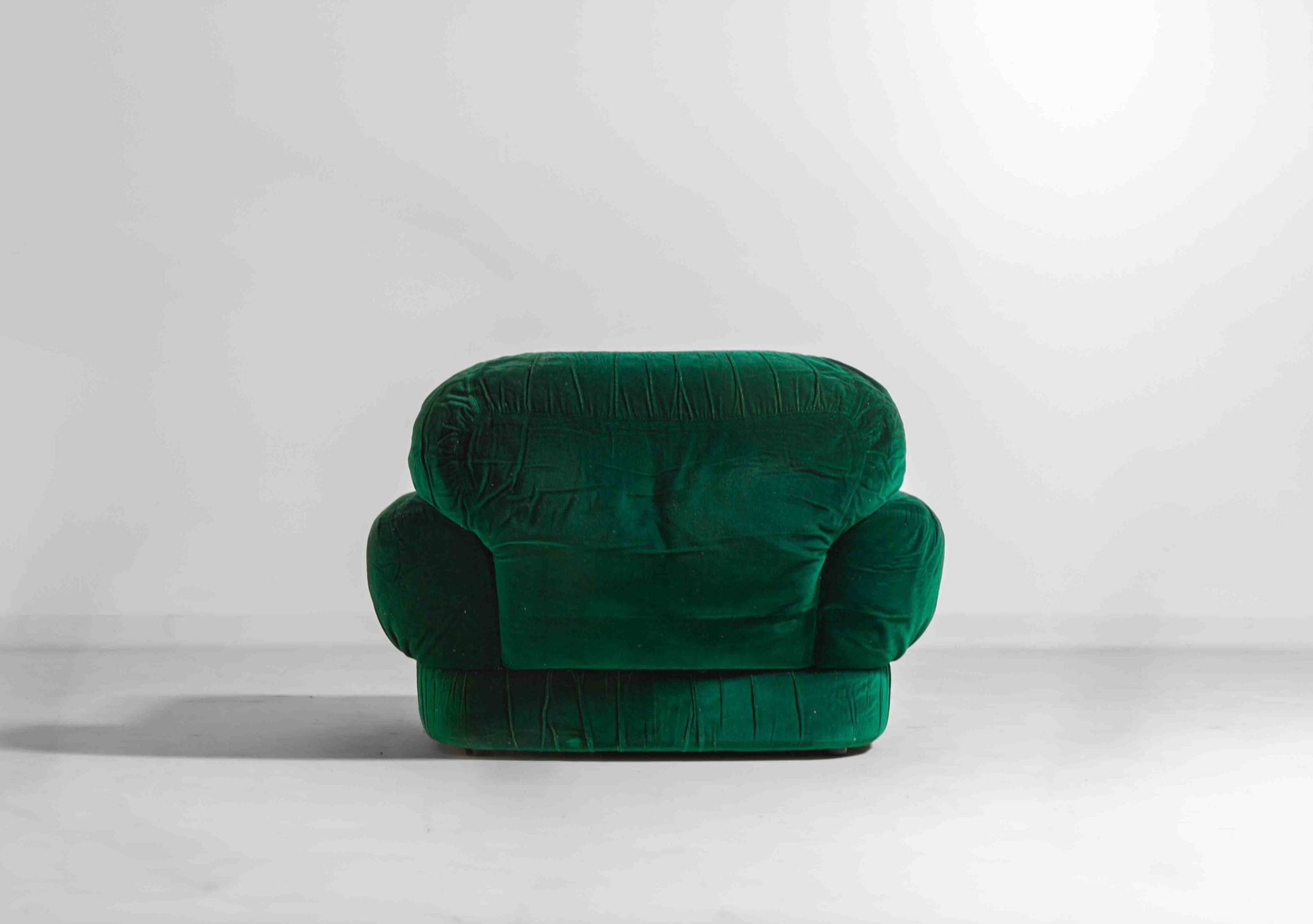 Pair of plump lounge fauteuils in green velvet, Italy 1970s
