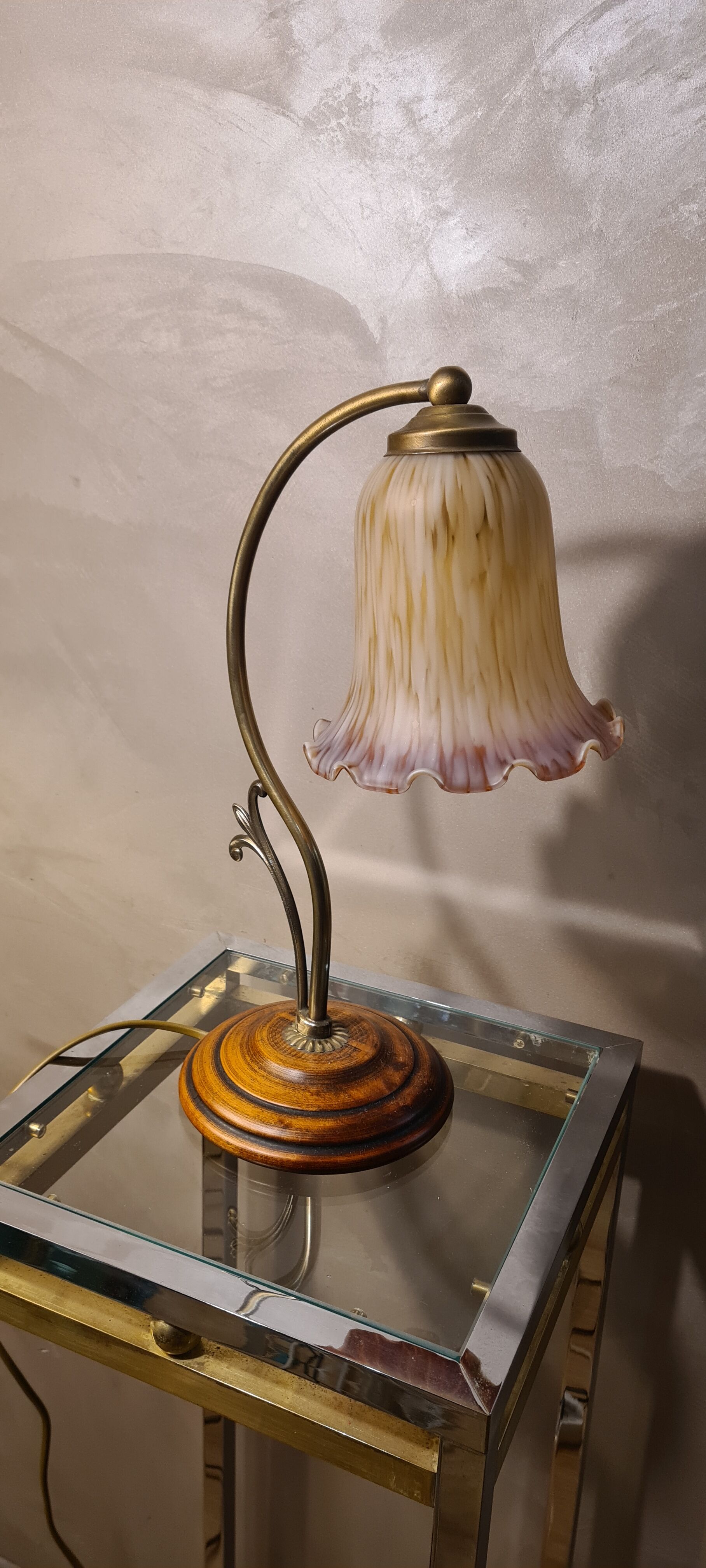 Brass tulip lamp