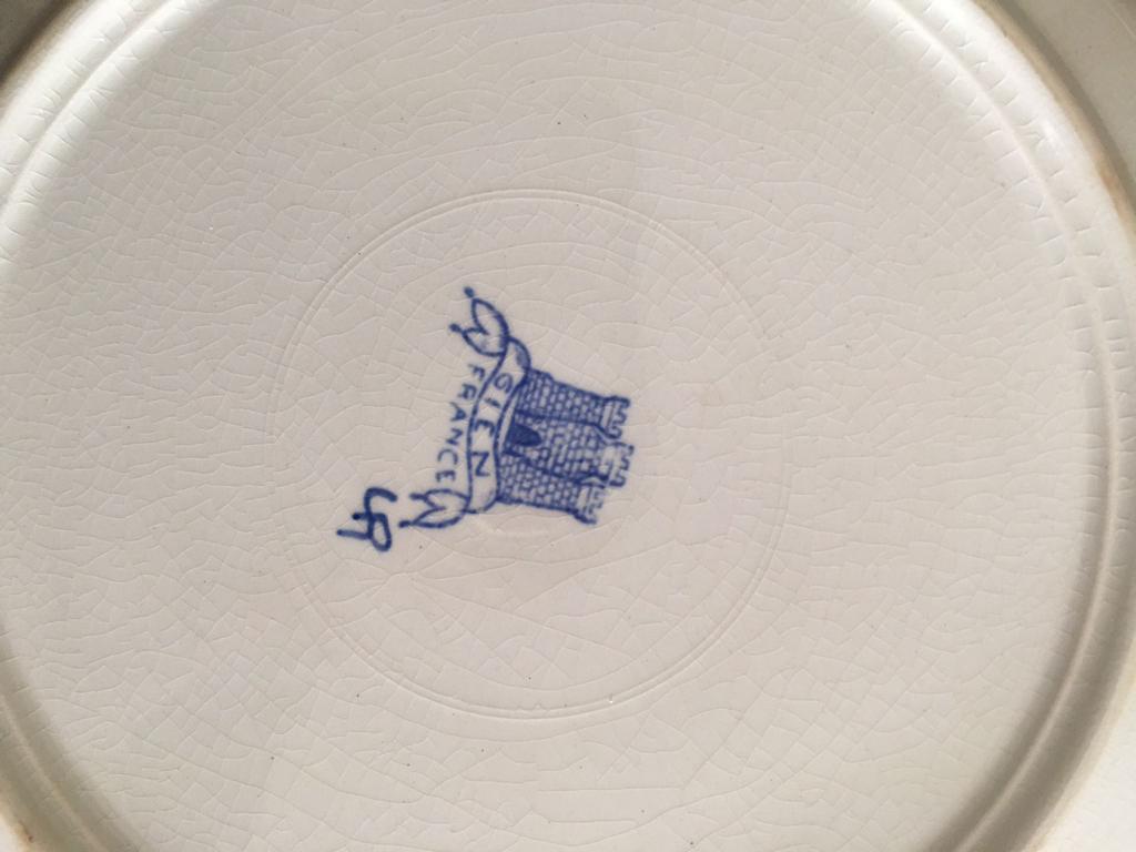 Plates earthen of Gien model Rooster and peony