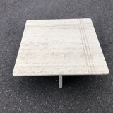 Square bass table in travertine