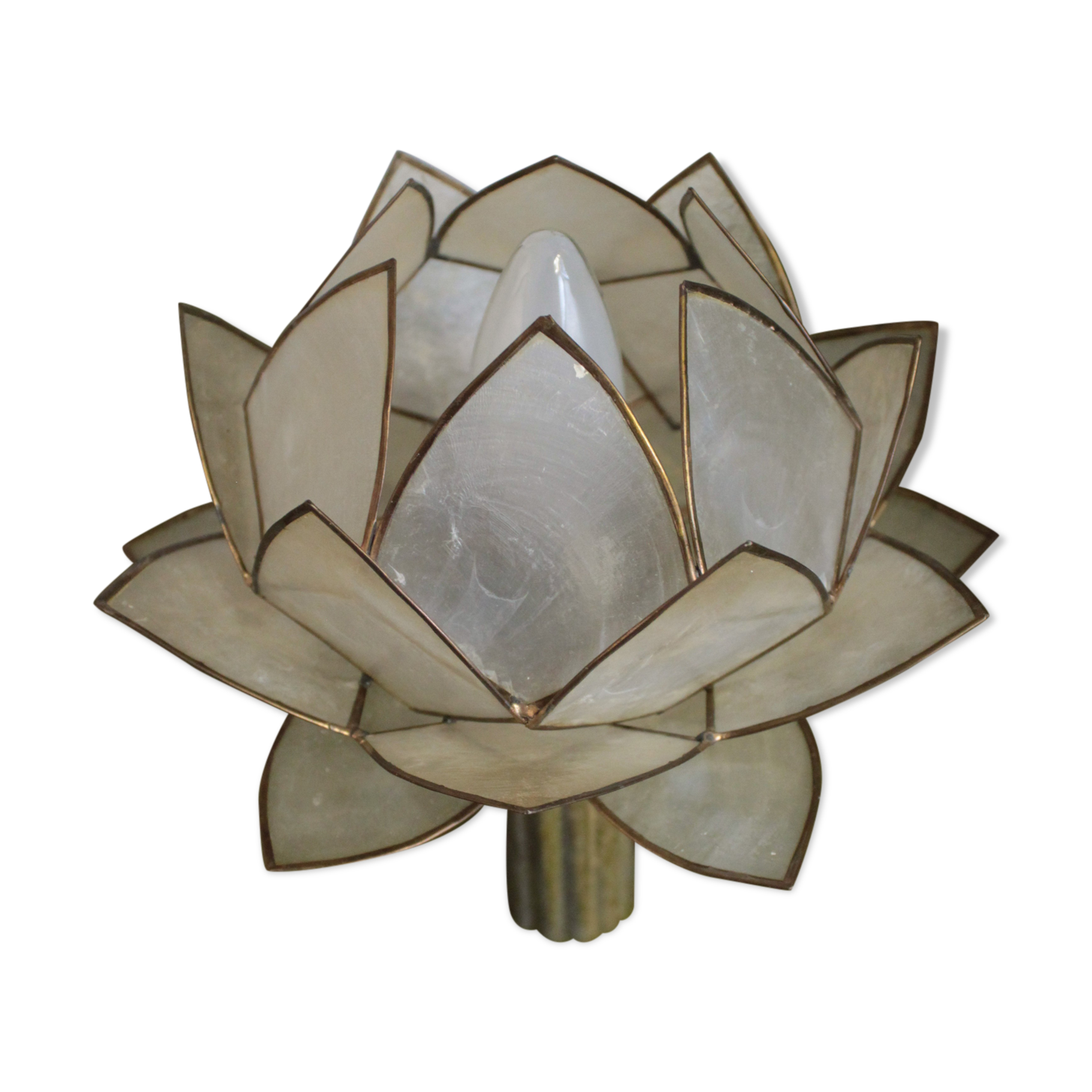 Very pretty lamp with lotus mother-of-pearl and brass table