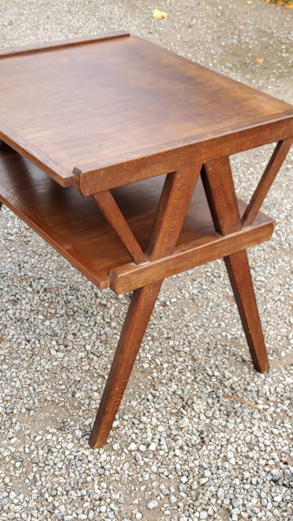 Table d’appoint vintage des années 50 en hêtre chêne et peuplier pieds compas