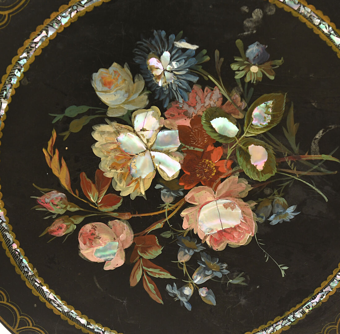 Healer with a tilting tray with painted decoration