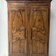Armoire de style Louis XV en noyer massif XVIII siècle