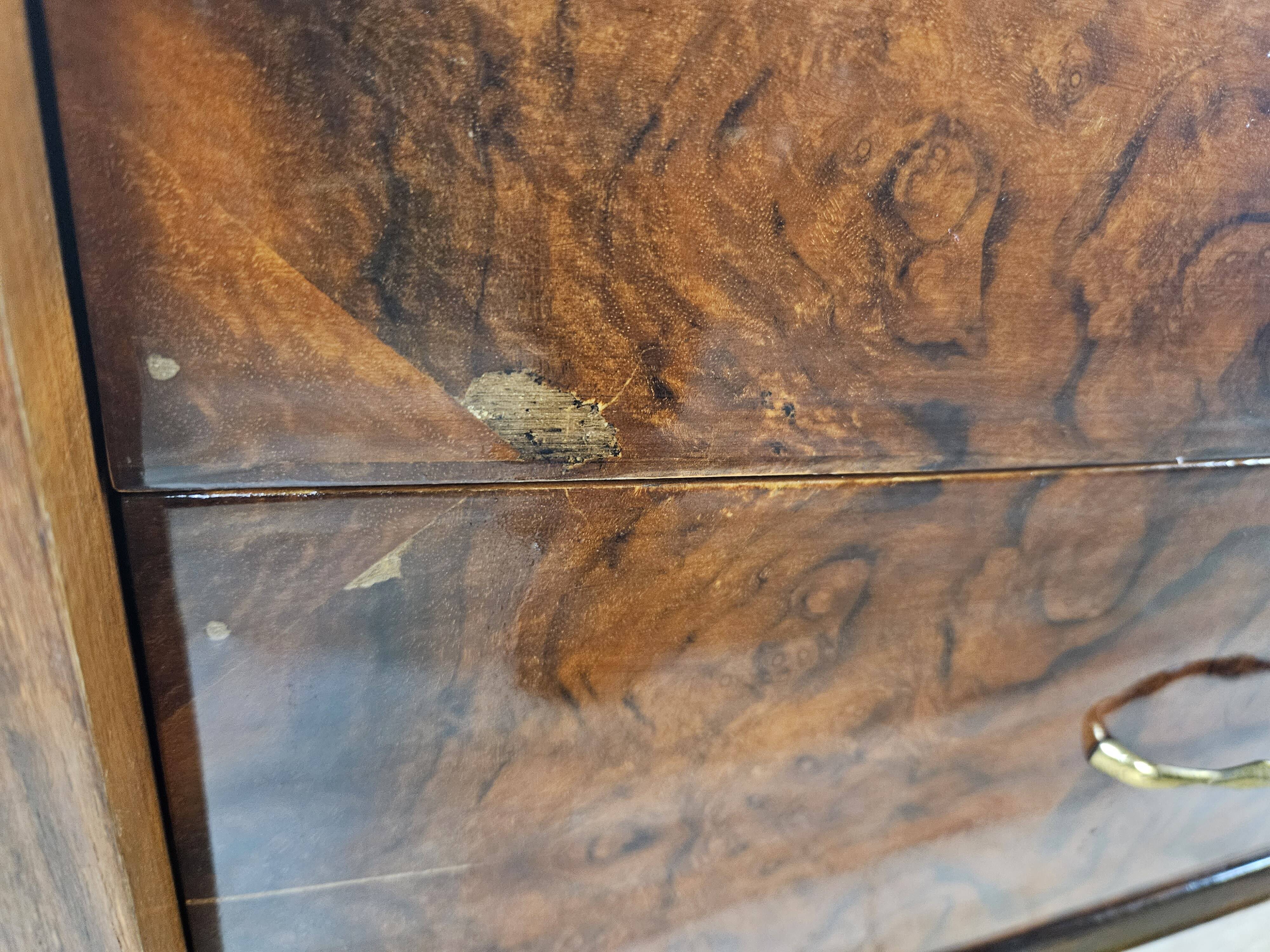Commode des années 1960 avec verre et six tiroirs