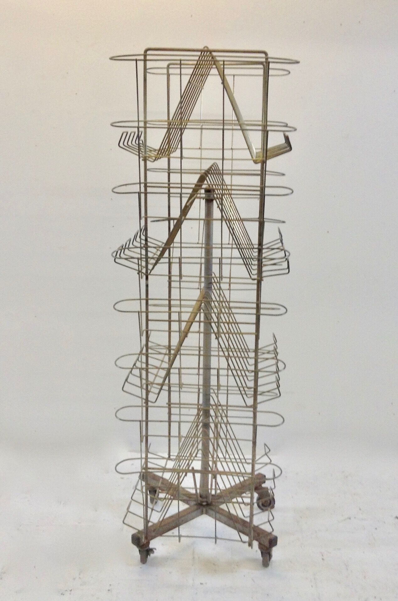 Magazine rack turnstile