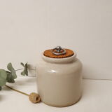 Sandstone pot with lid