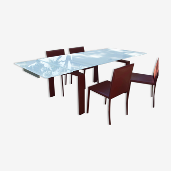 Table de salon gainée cuir avec 4 chaises