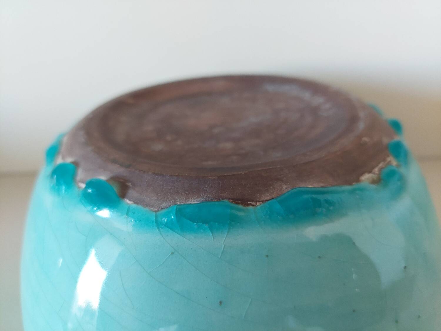 Turquoise cracked ceramic empty pocket signed Keramos, Sèvres circa 1950