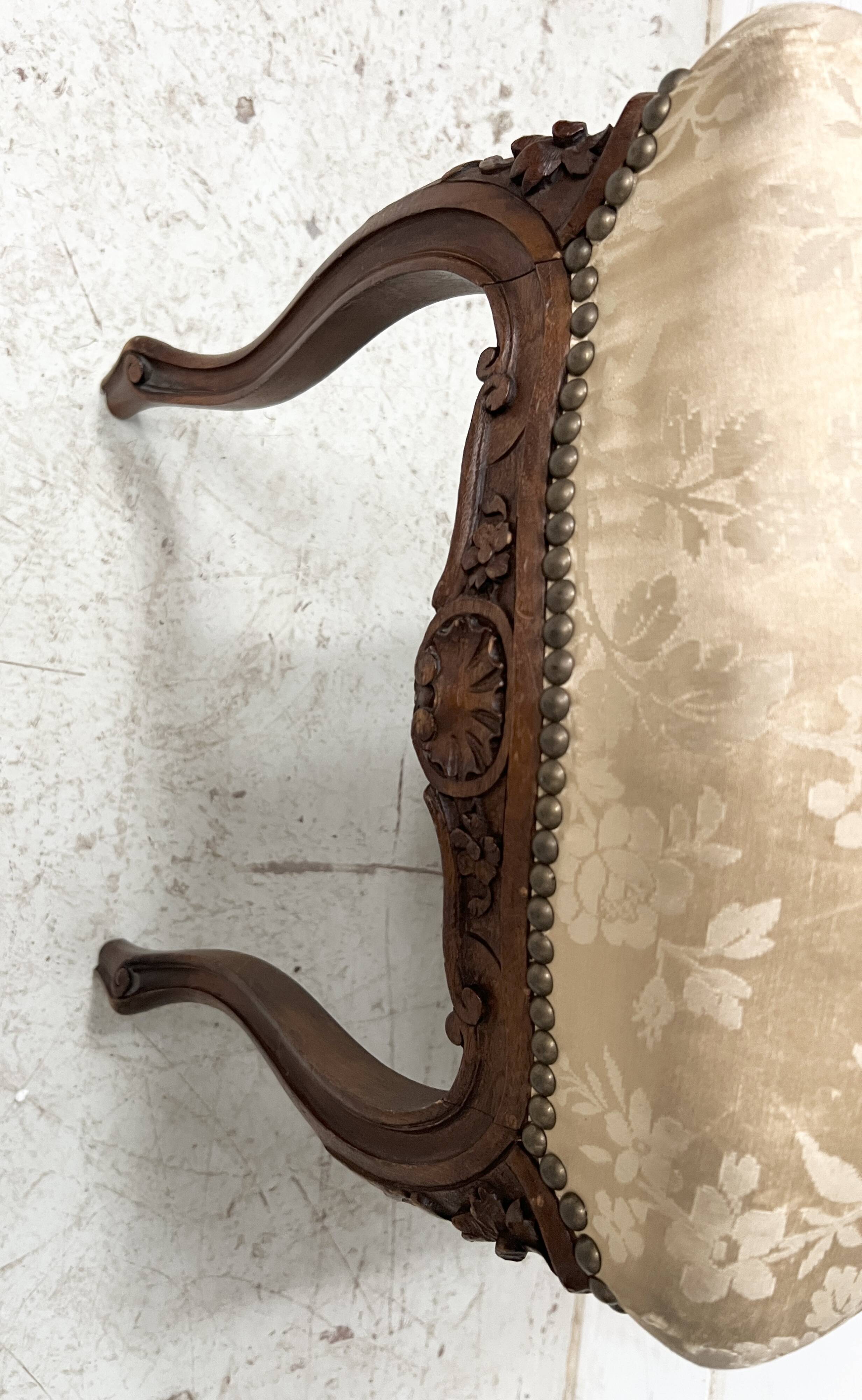 Louis XV style stool in solid walnut, 20th century