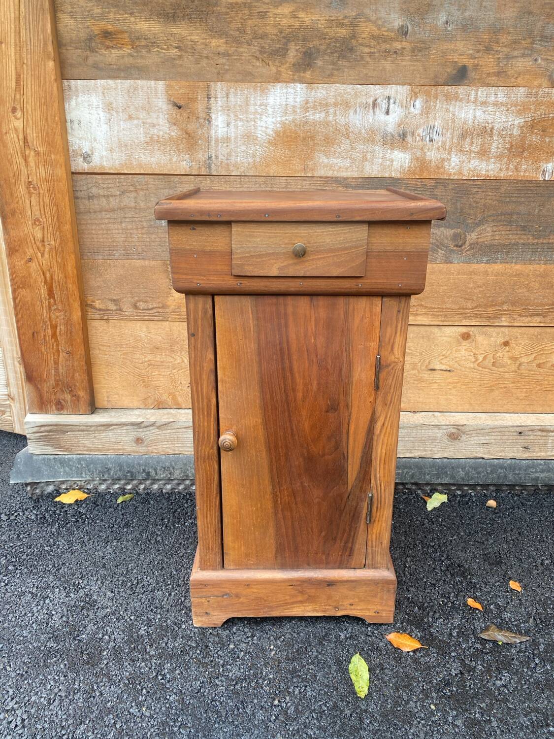 Antique bedside table in solid wood – natural patina