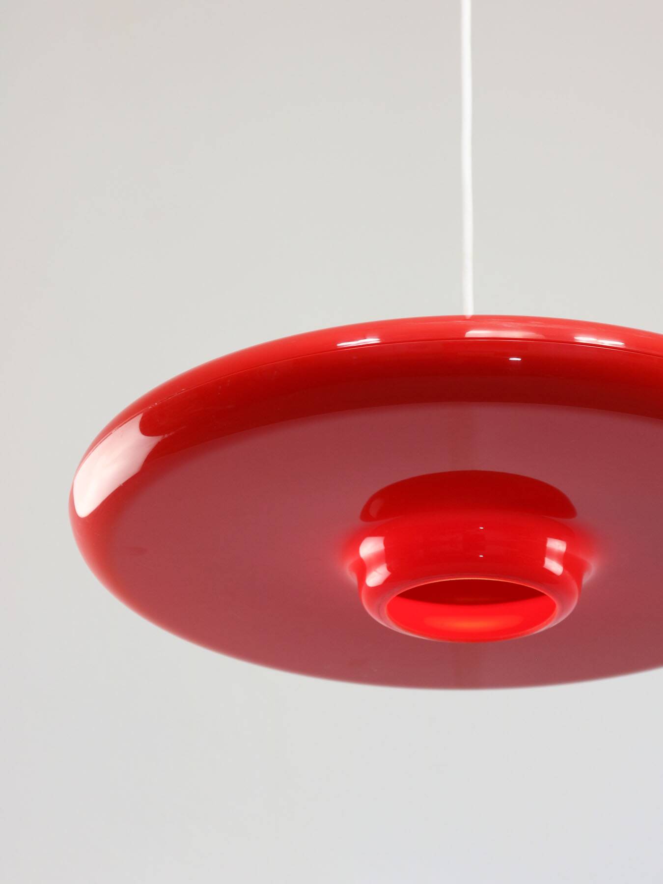 Space-Age Saucer Pendant in Red Plexiglas from Guzzini, 1960s