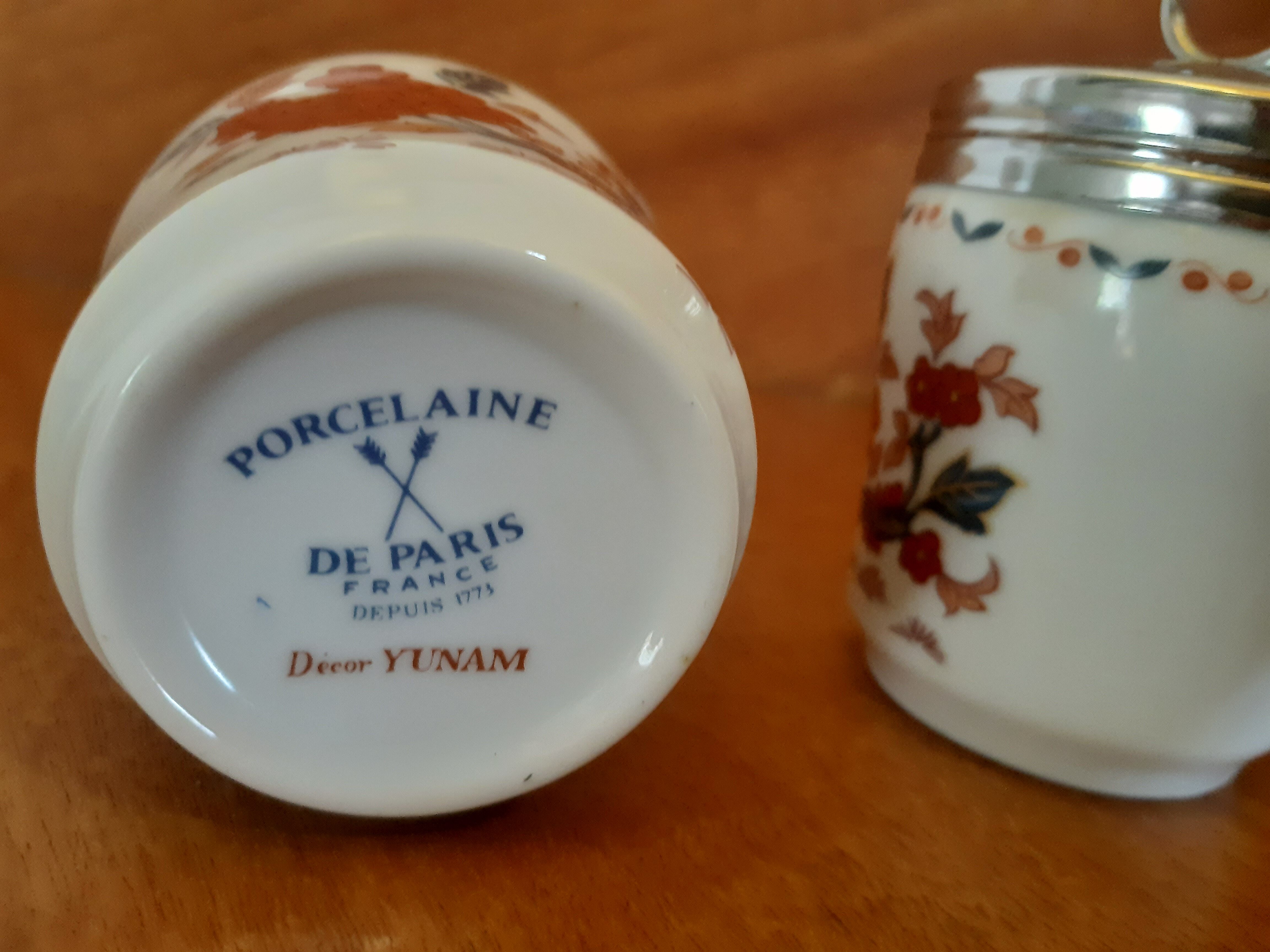 Baked egg in porcelain of paris, lot of 2