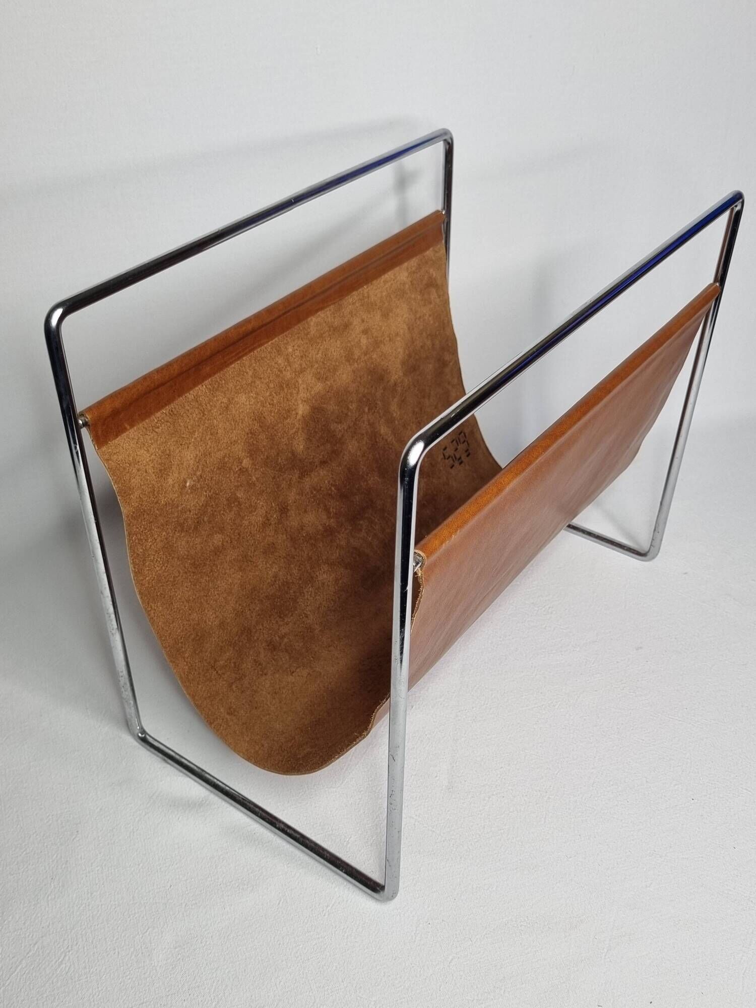 Vintage leather and chrome metal magazine rack, modernist design, 70s