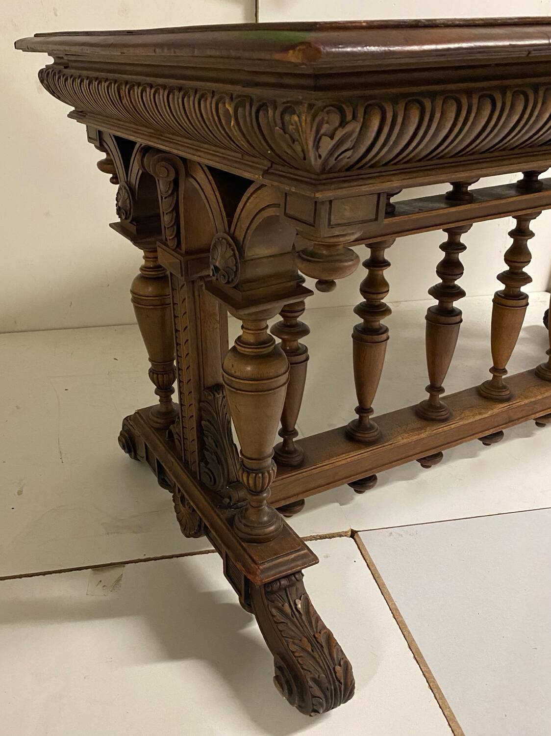 Henri II desk table