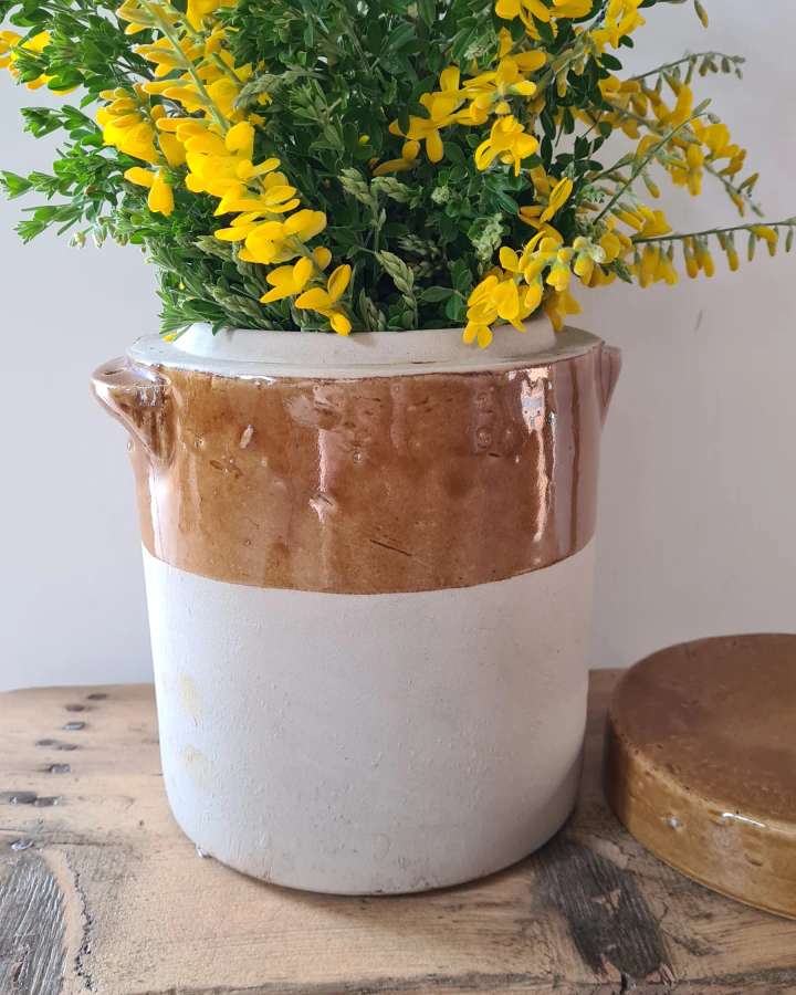 Old sandstone grease pot