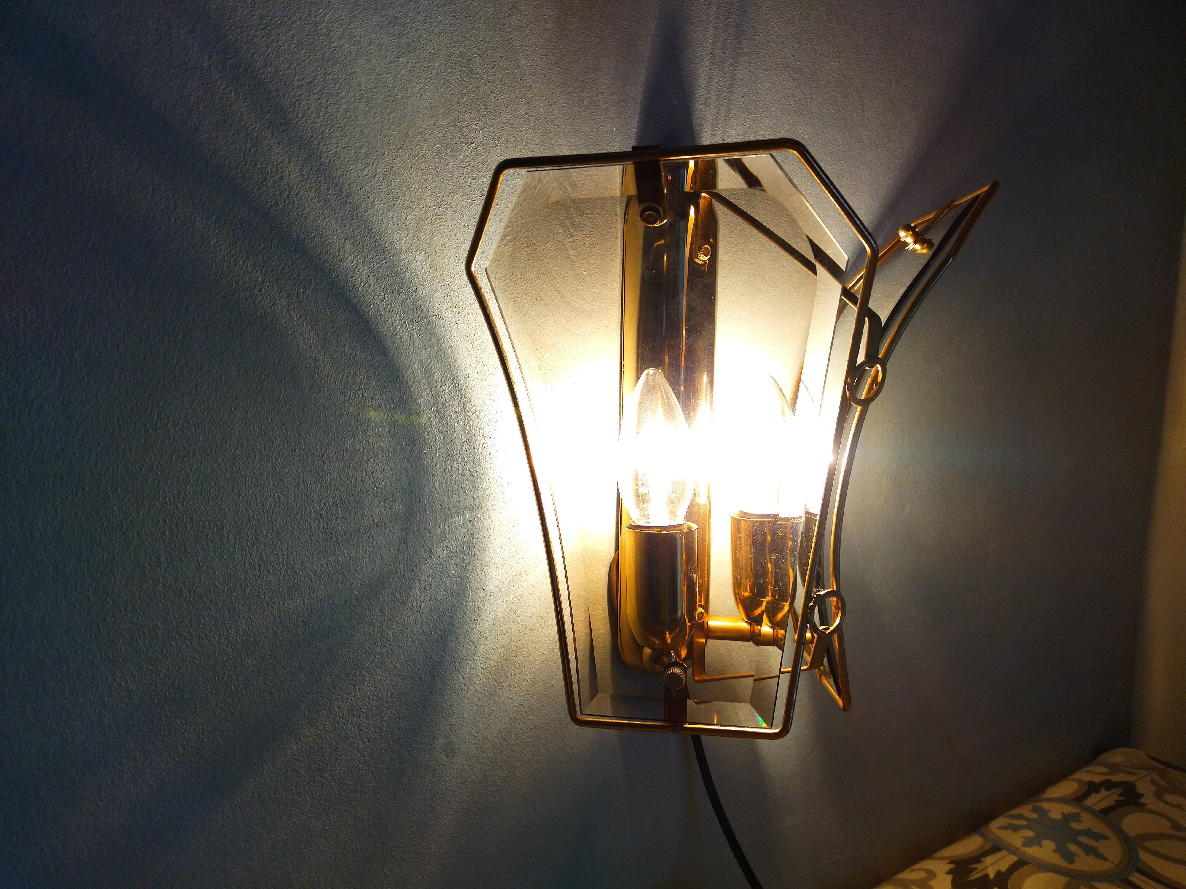 Wall lamp two fires in brass and curved glass from the 80s