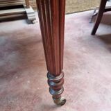 Round mahogany table - Early 20th century