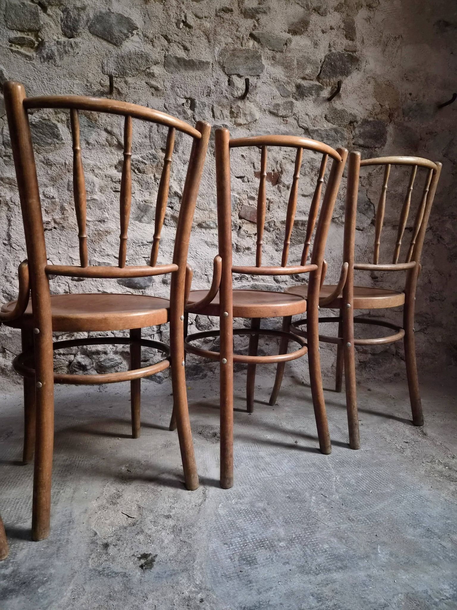 Set of 6 Fischel bentwood bistro chairs, Czechoslovakia, circa 1930–1950.