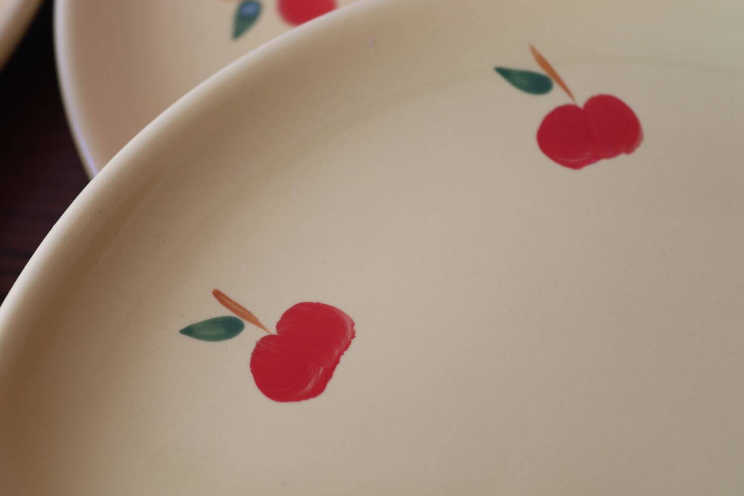 Hand-painted earthenware tea set – red apple motif